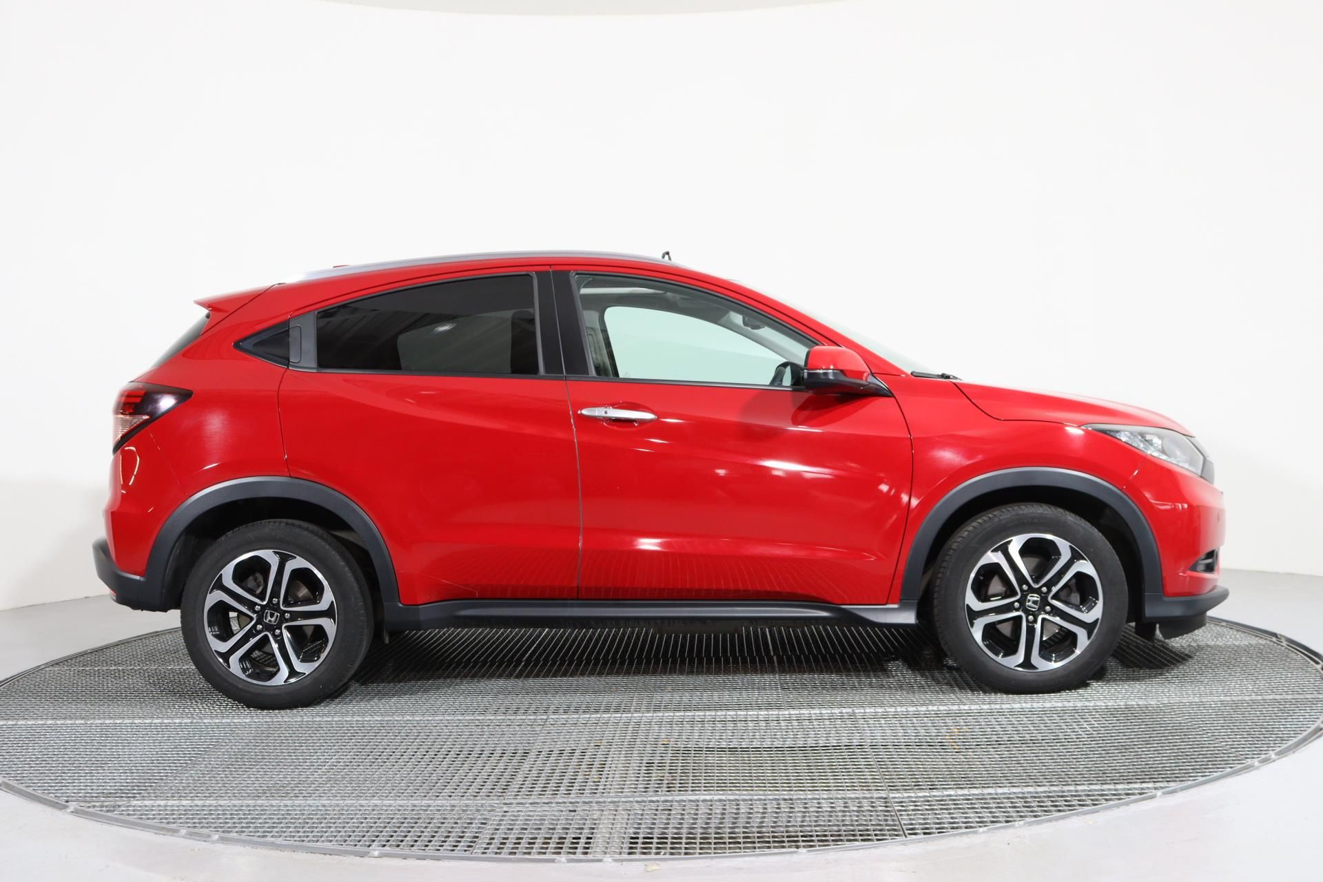 Honda HR-V, CVT 1,5 i - VTEC EXECUTIVE - fotka 3