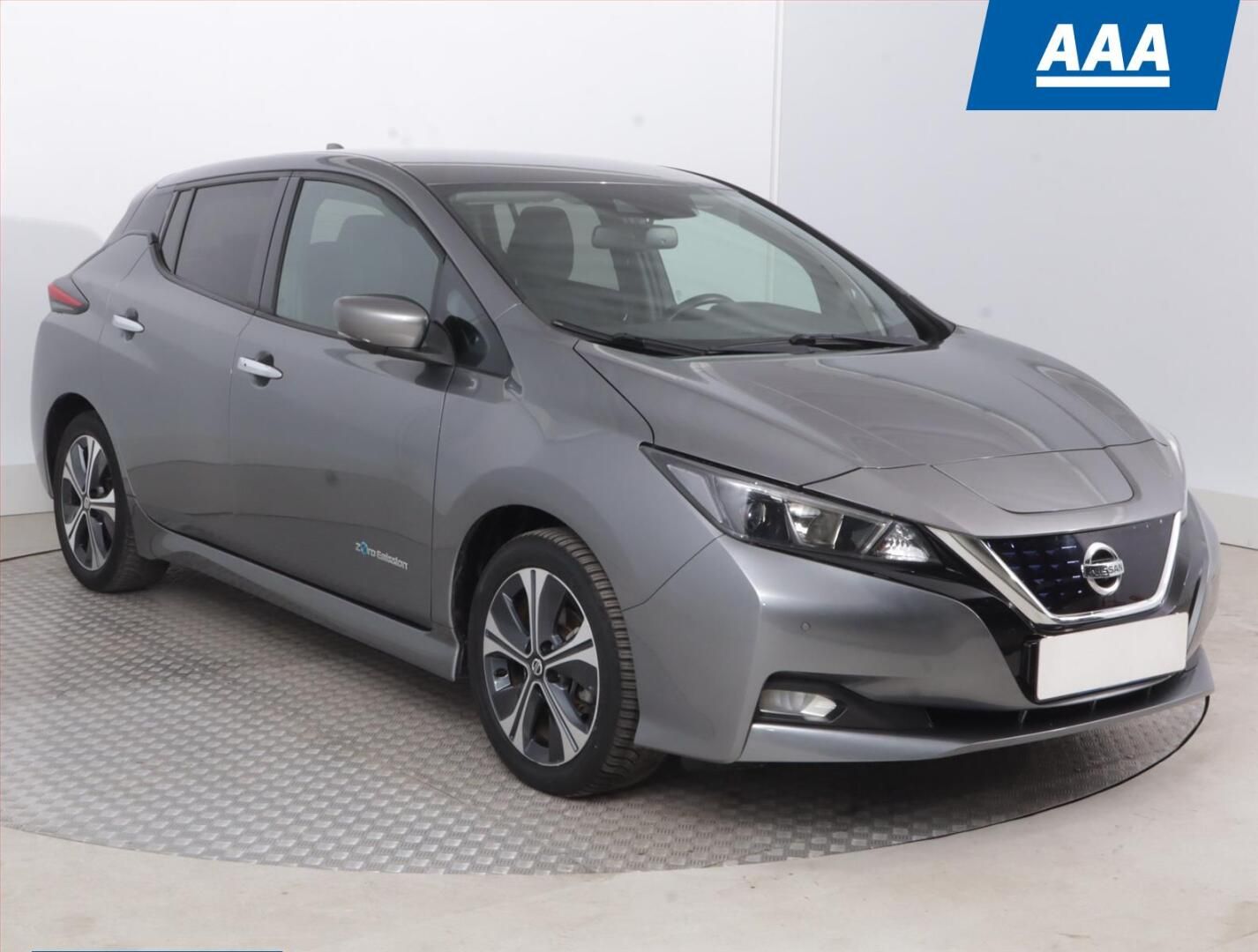 Nissan LEAF, 40 kWh, SoH 89%, Automat