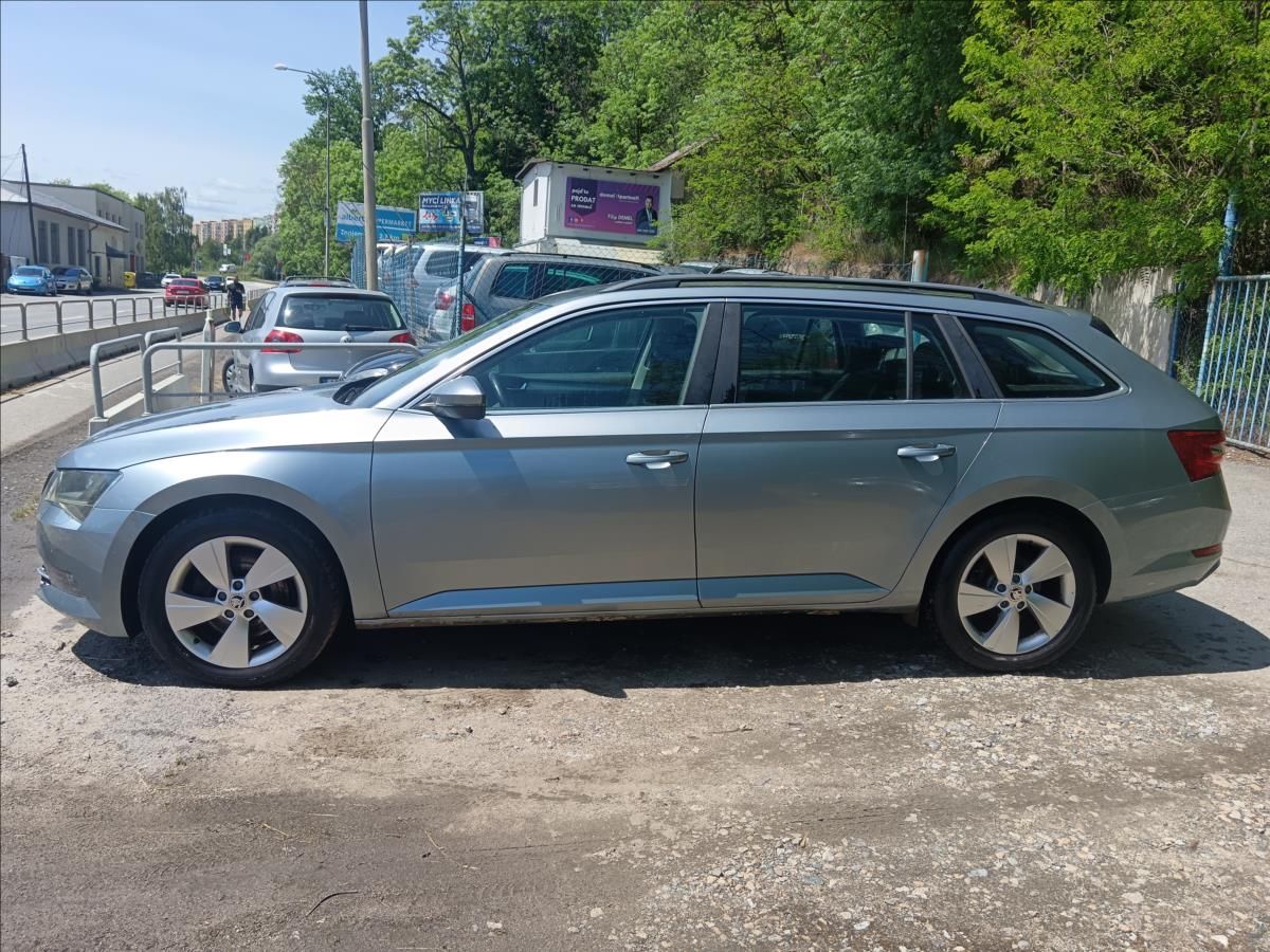Škoda Superb, 2,0 TDi  Ambition - fotka 6