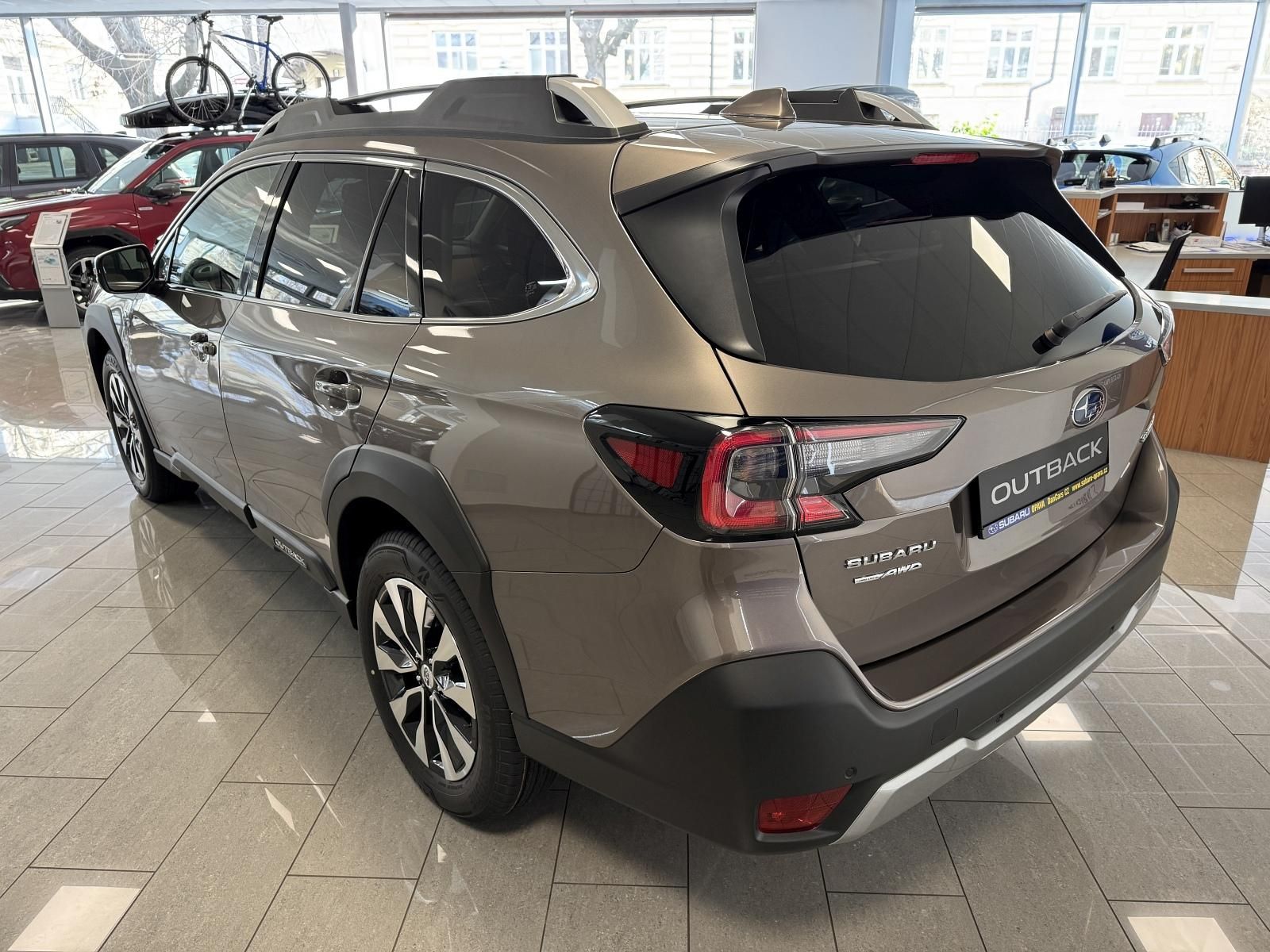 Subaru Outback, 2.5i-T Touring Lineartronic - fotka 3