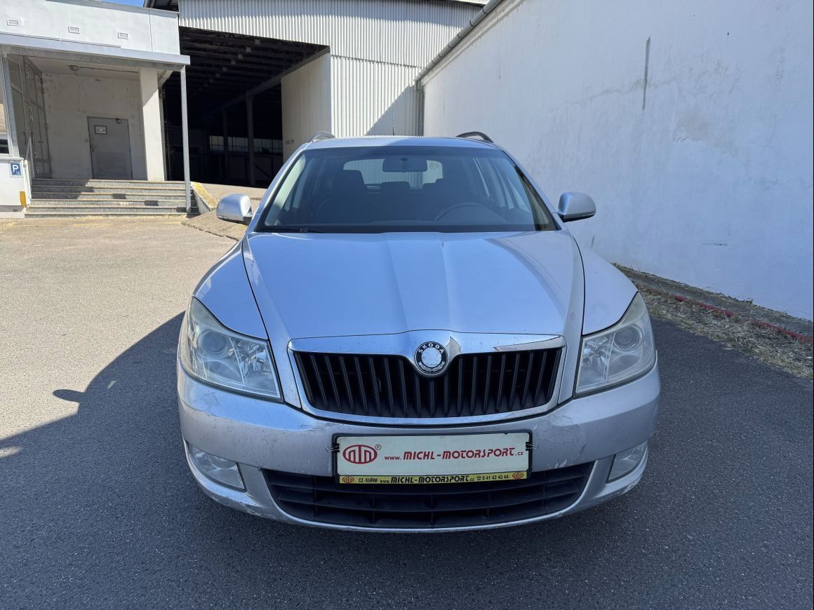 Škoda Octavia, Combi Elegance 1,9 TDI - fotka 3