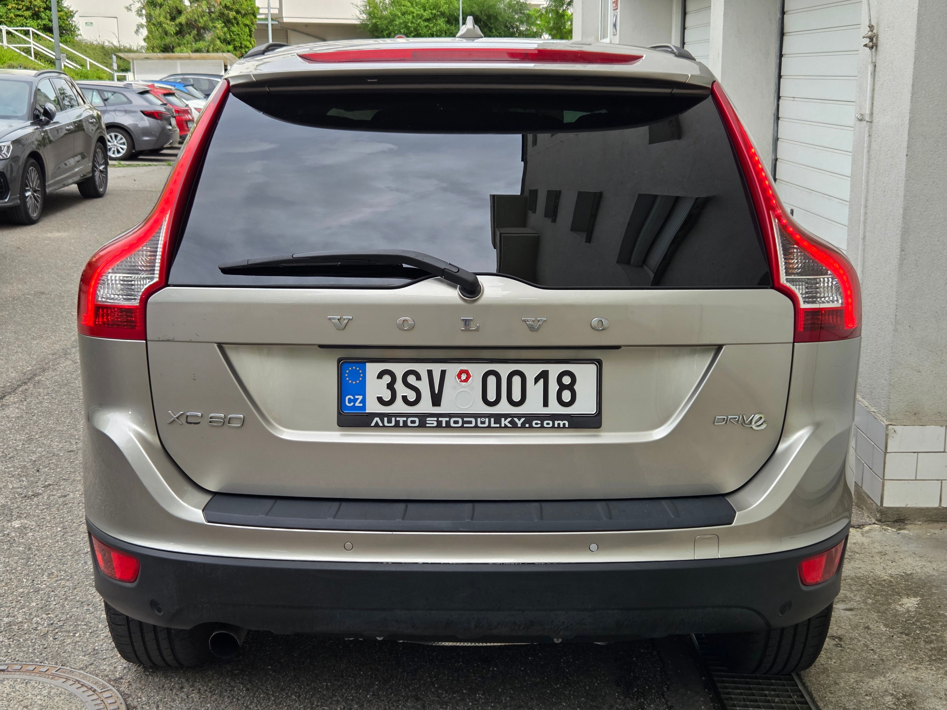 Volvo XC60, 2.0D 120Kw Manuál - fotka 6