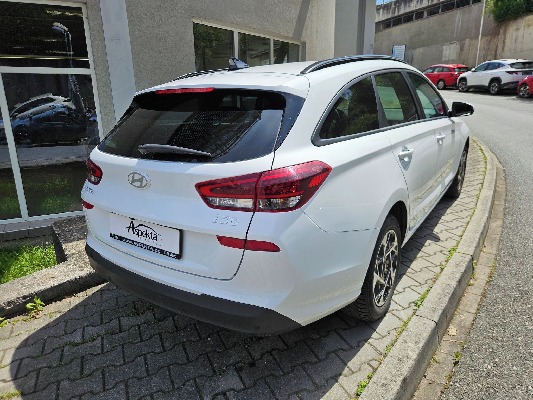 Hyundai i30, 1.5i Family, serv.kn., 1.maj. - fotka 5