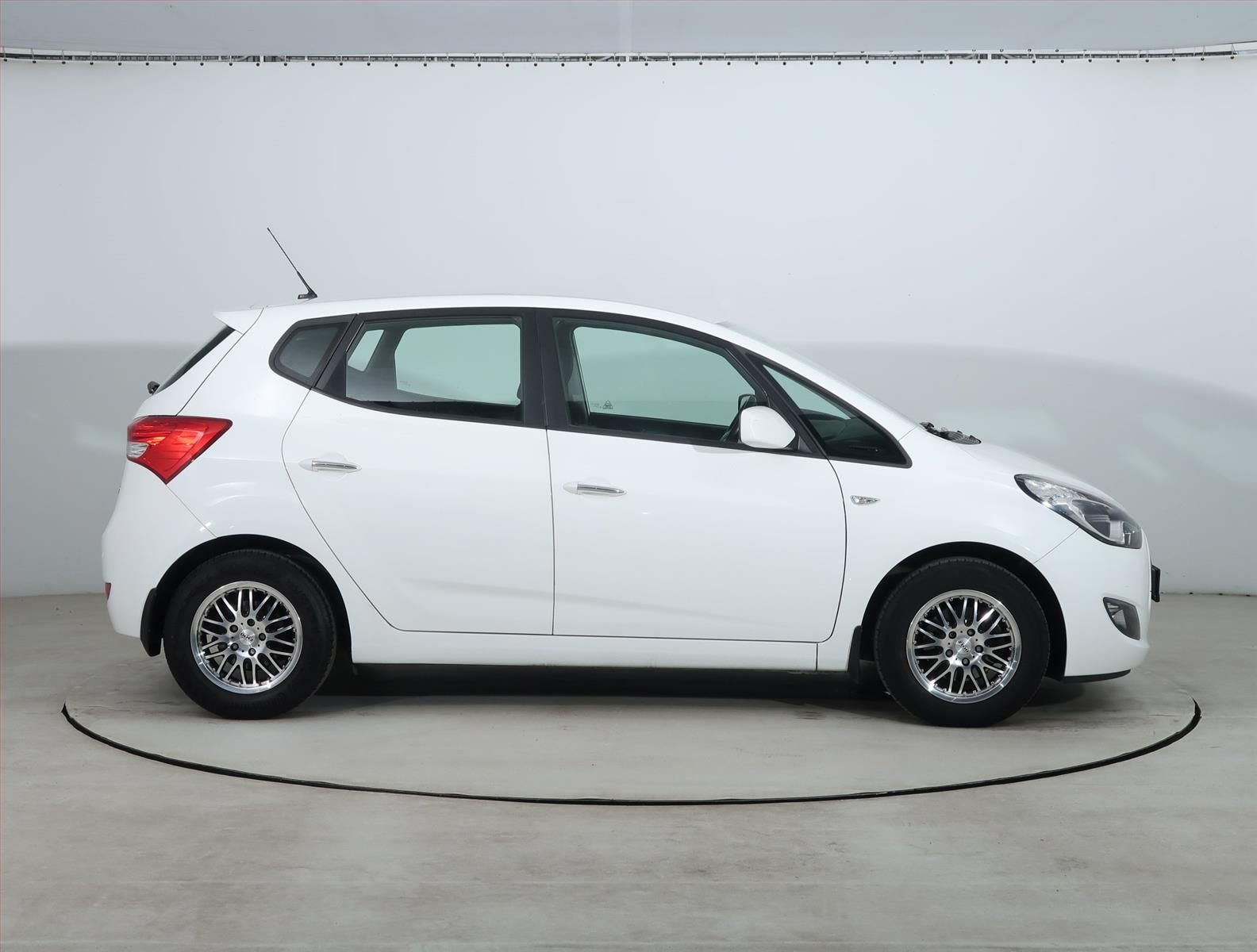 Hyundai ix20, 1.6 CVVT - fotka 6