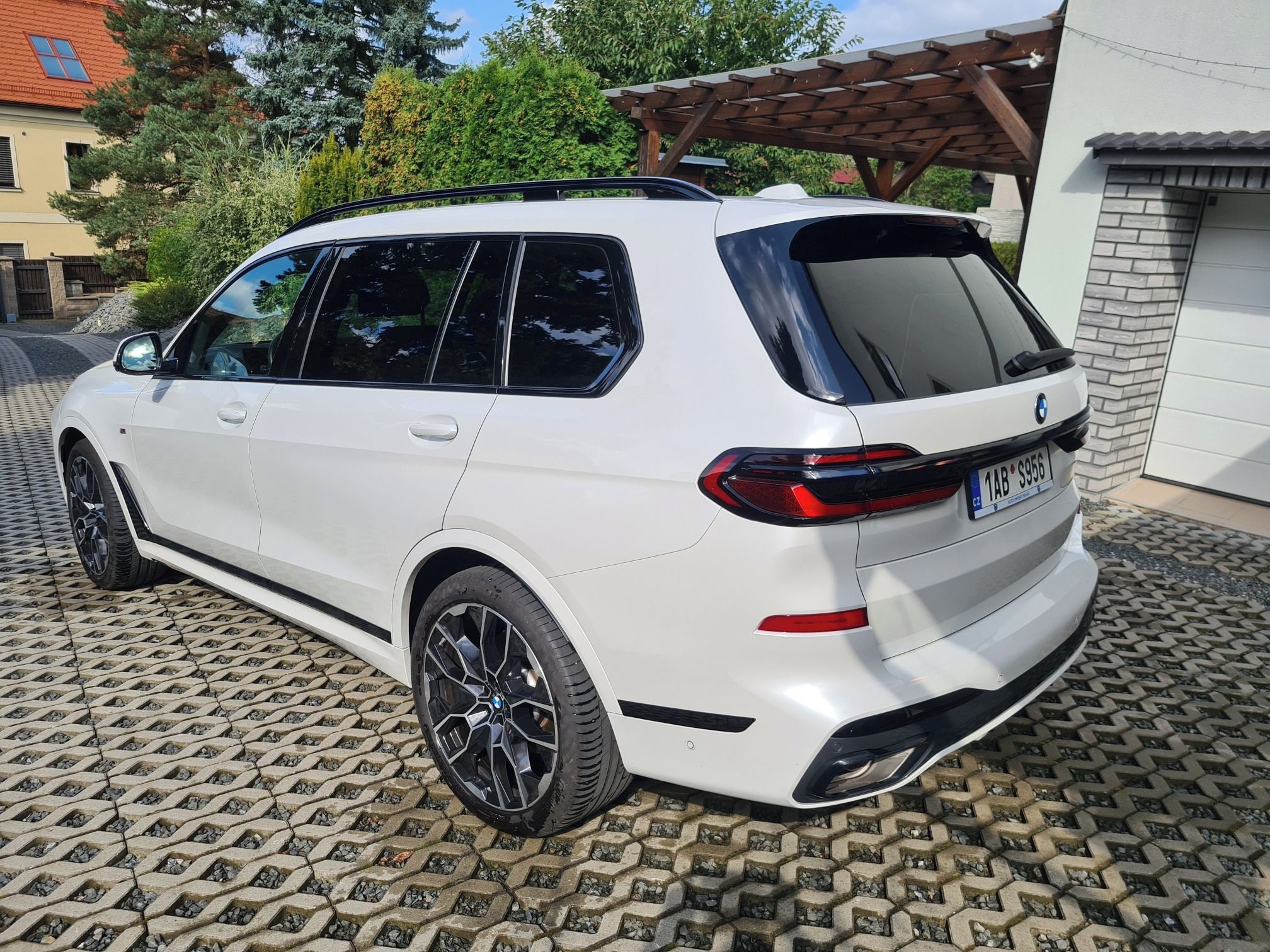 BMW X7, xDrive 40i, Masáže, HUD, R22 - fotka 4