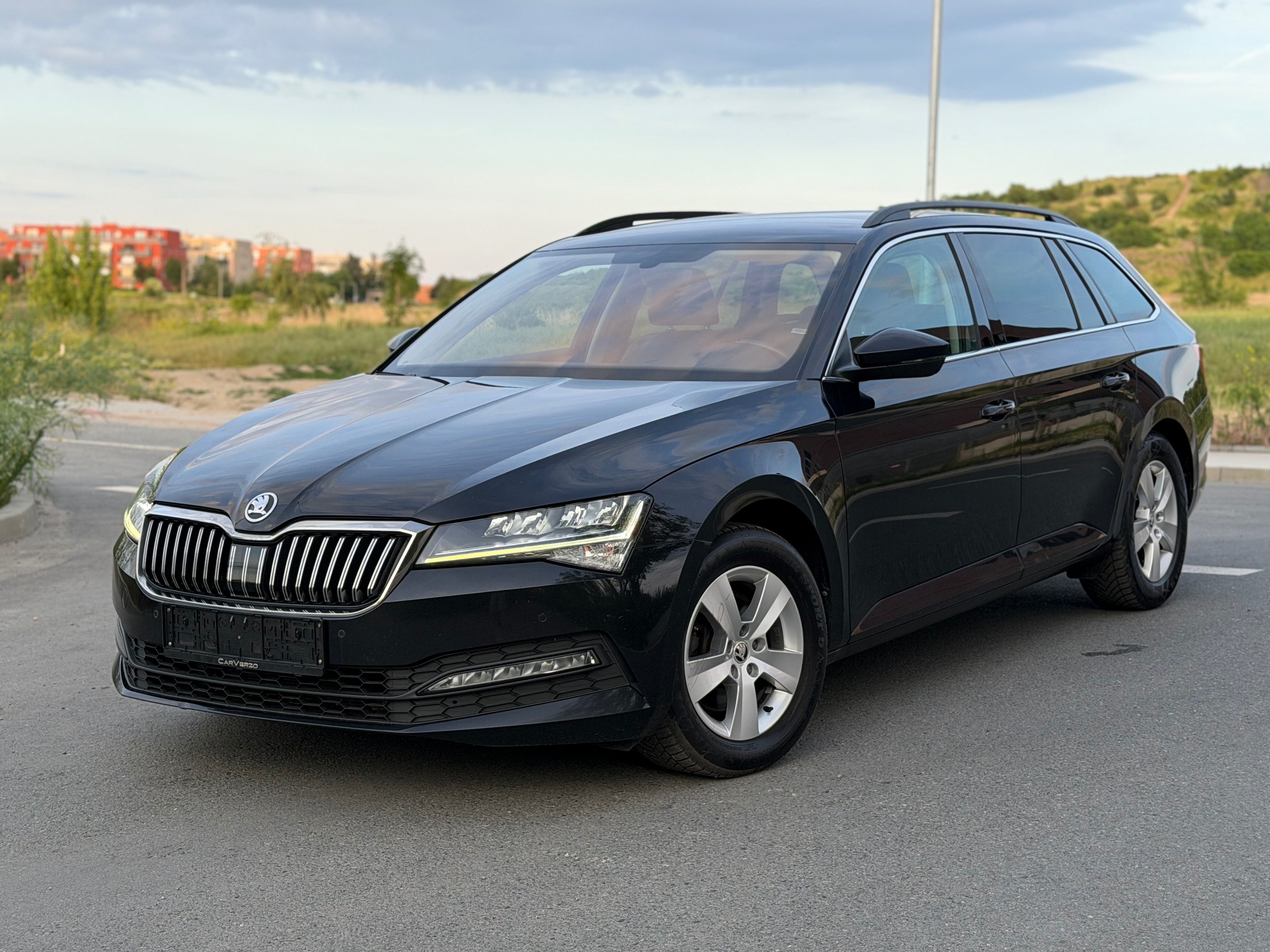 Škoda Superb, STYLE KAMERA TAŽNÝ MANUAL - fotka 2