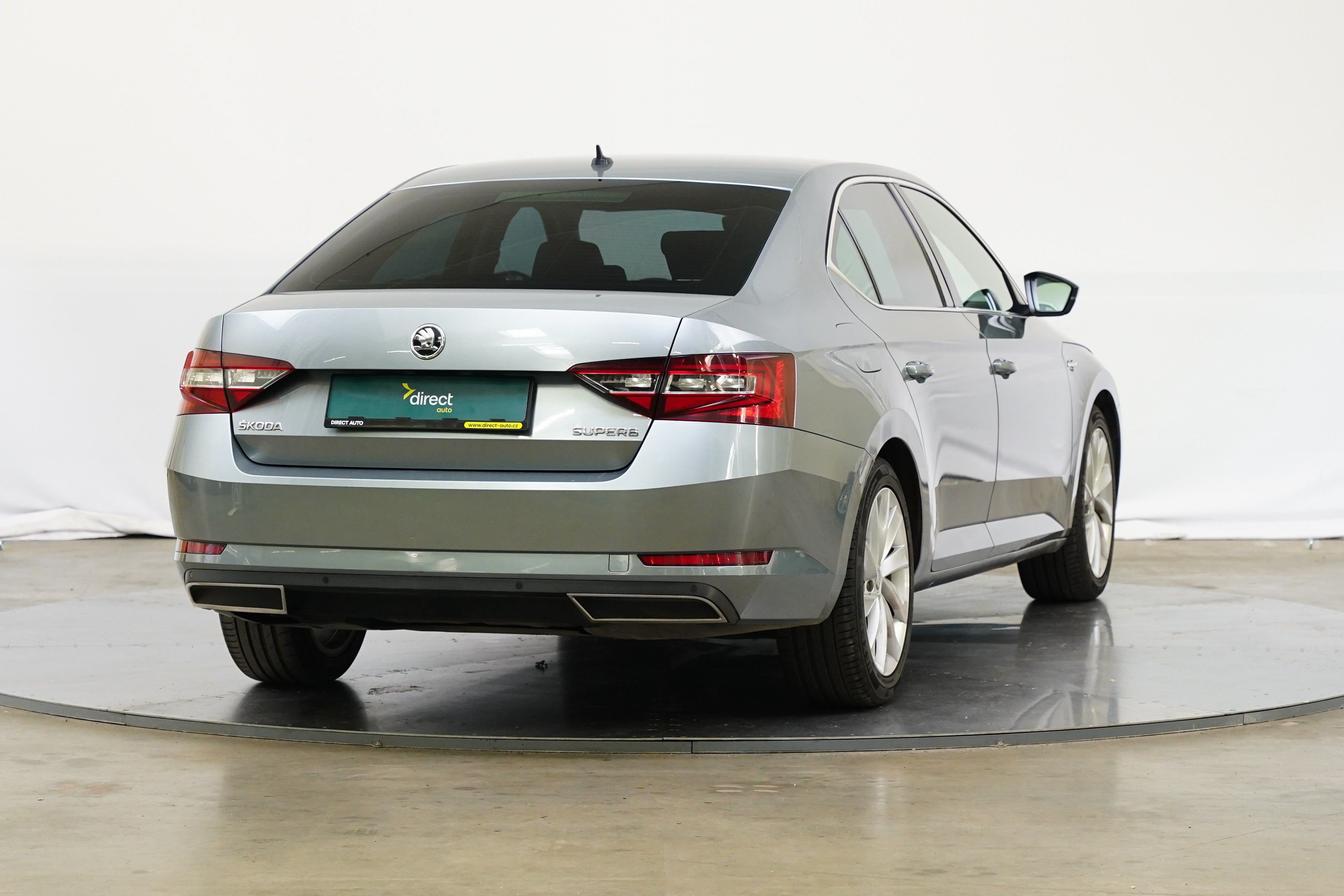 Škoda Superb, 2.0 TDI 110 kW Style Plus - fotka 2