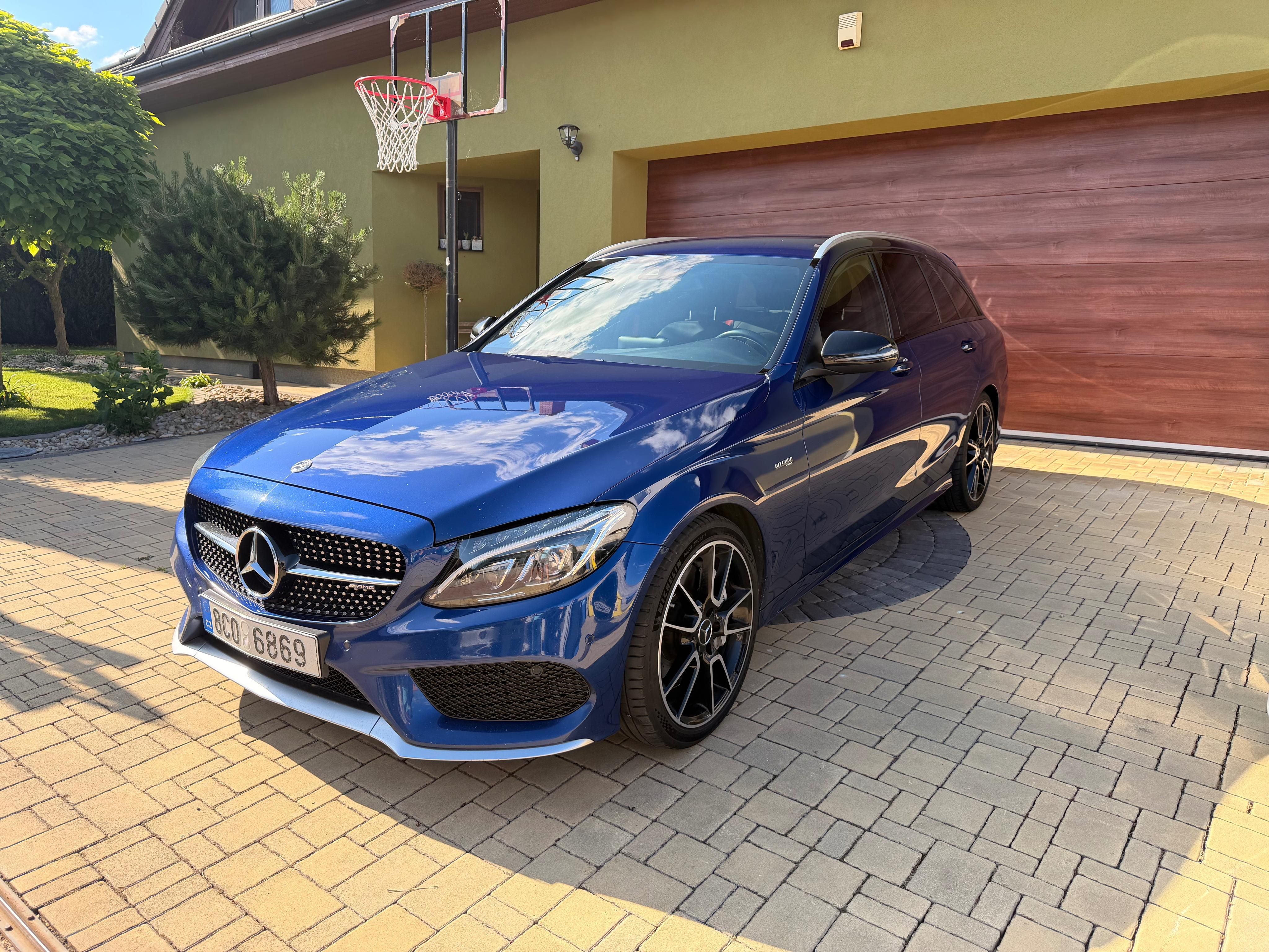 Mercedes-Benz Třídy C, 43 AMG - fotka 4