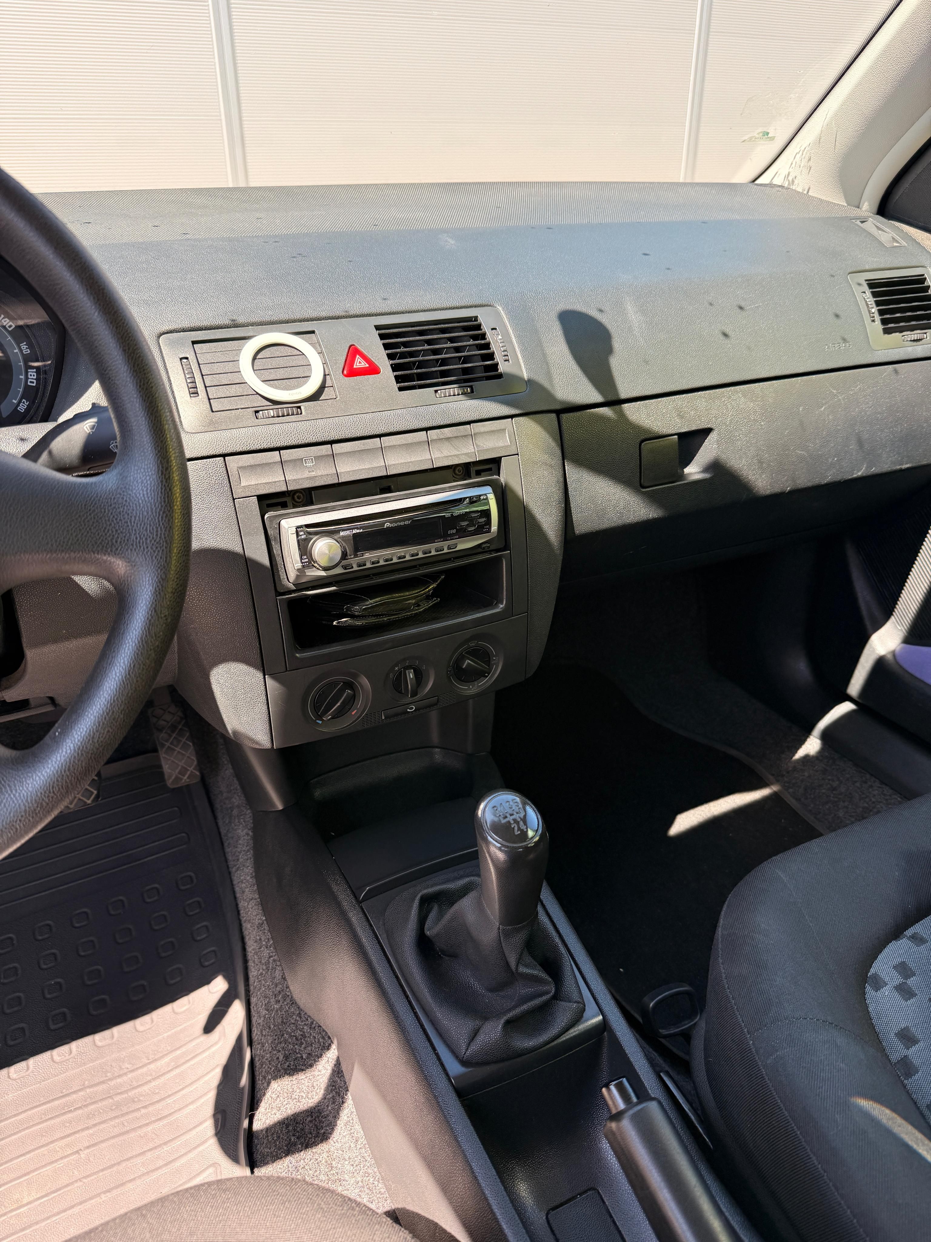 Škoda Fabia, Škoda fabia 1.2 HTP 40 kW - fotka 5