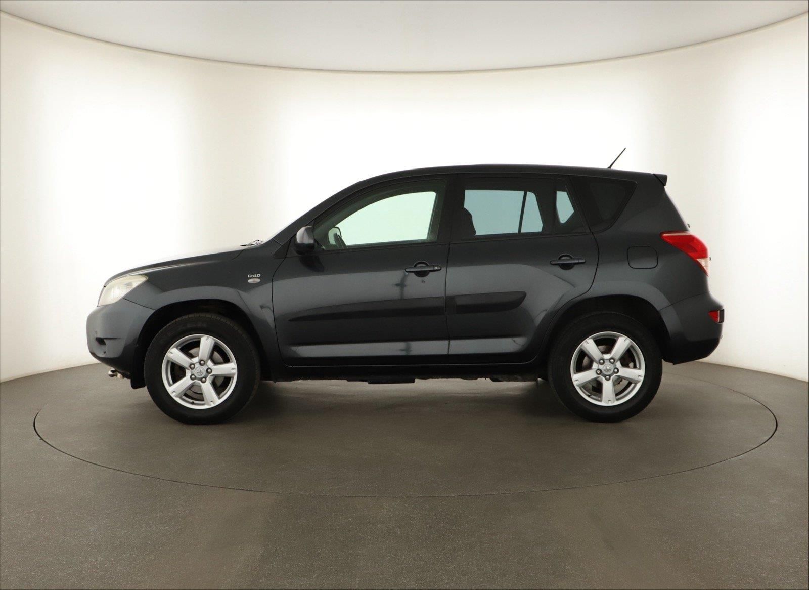 Toyota Rav4, 2.2 D-4D, 4X4 - fotka 3