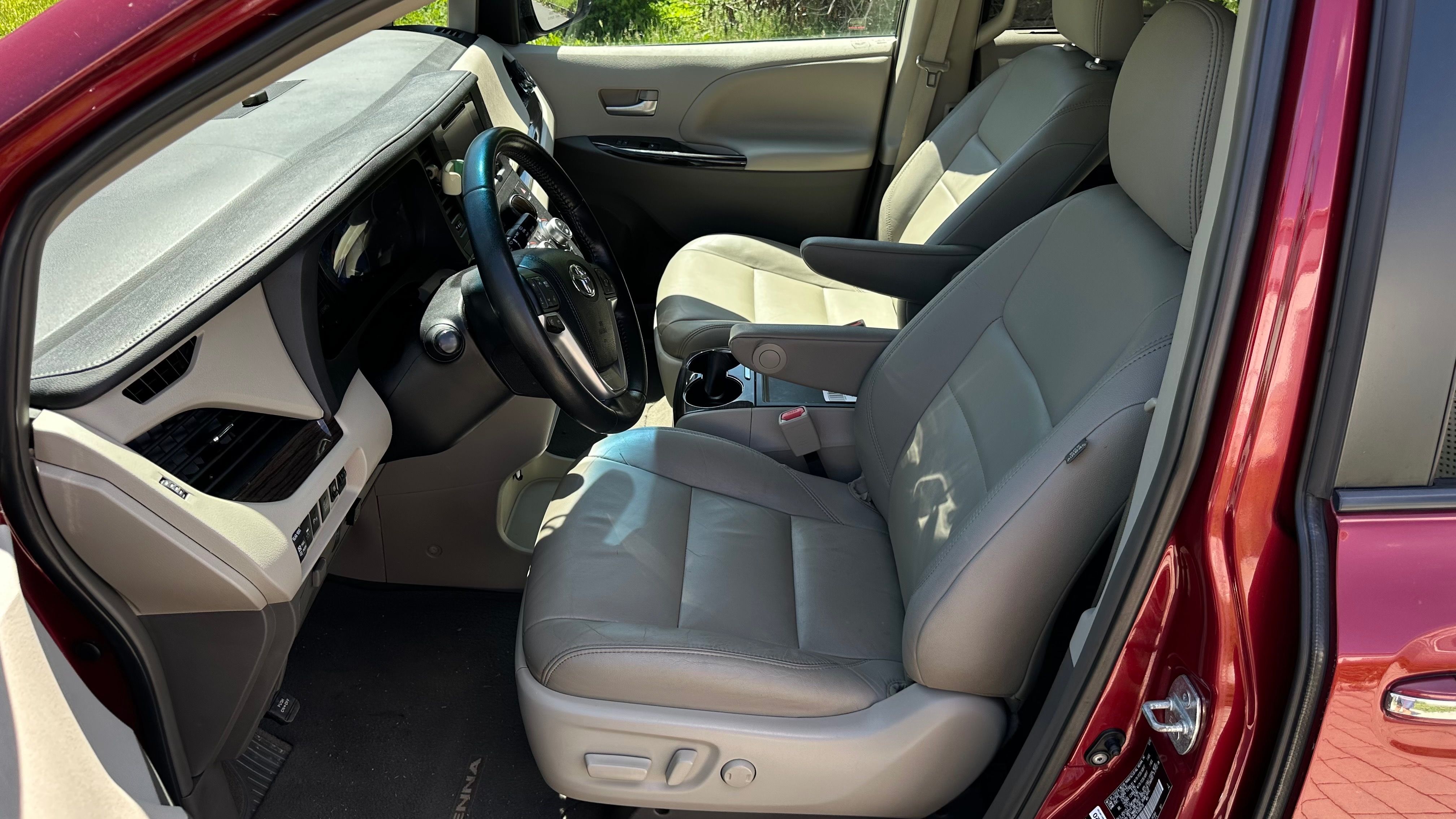 Toyota Sienna, V6 3.5 LPG Sibr Kůže 8mist - fotka 5