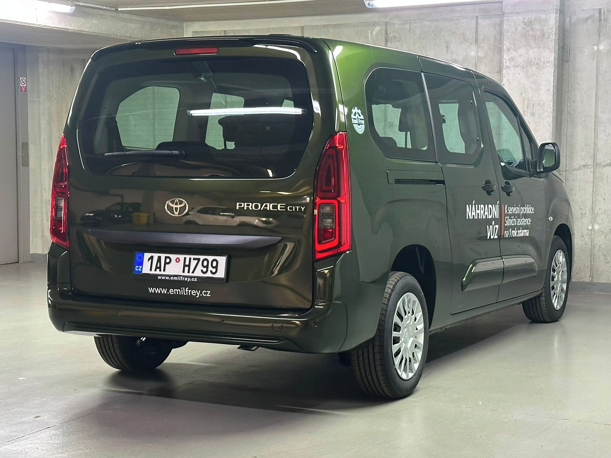 Toyota Proace City Verso, 1.2,Passenger,Business 7S Tail - fotka 5
