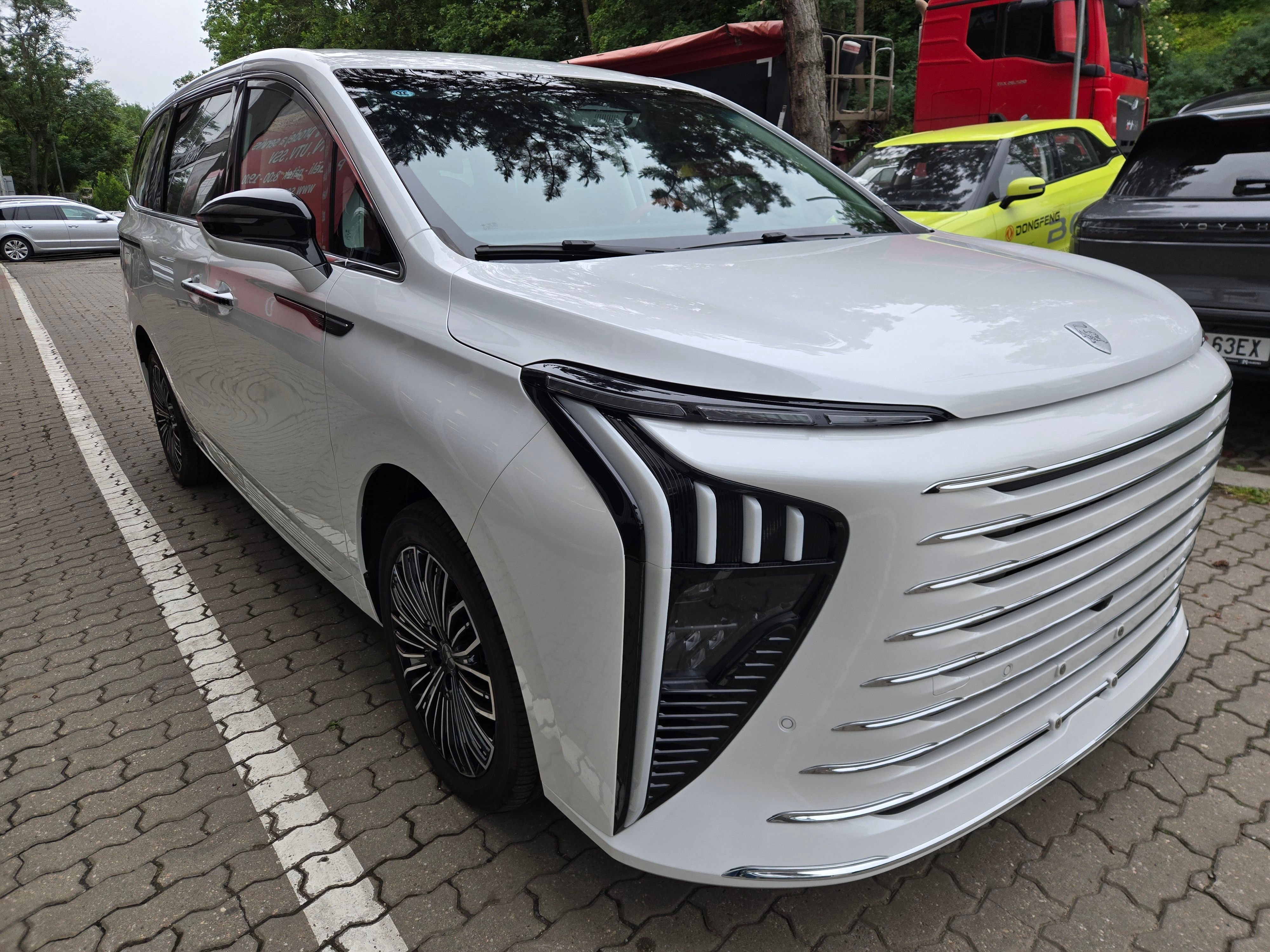 Dongfeng U-Tour, U-TOUR V9 PHEV - fotka 4