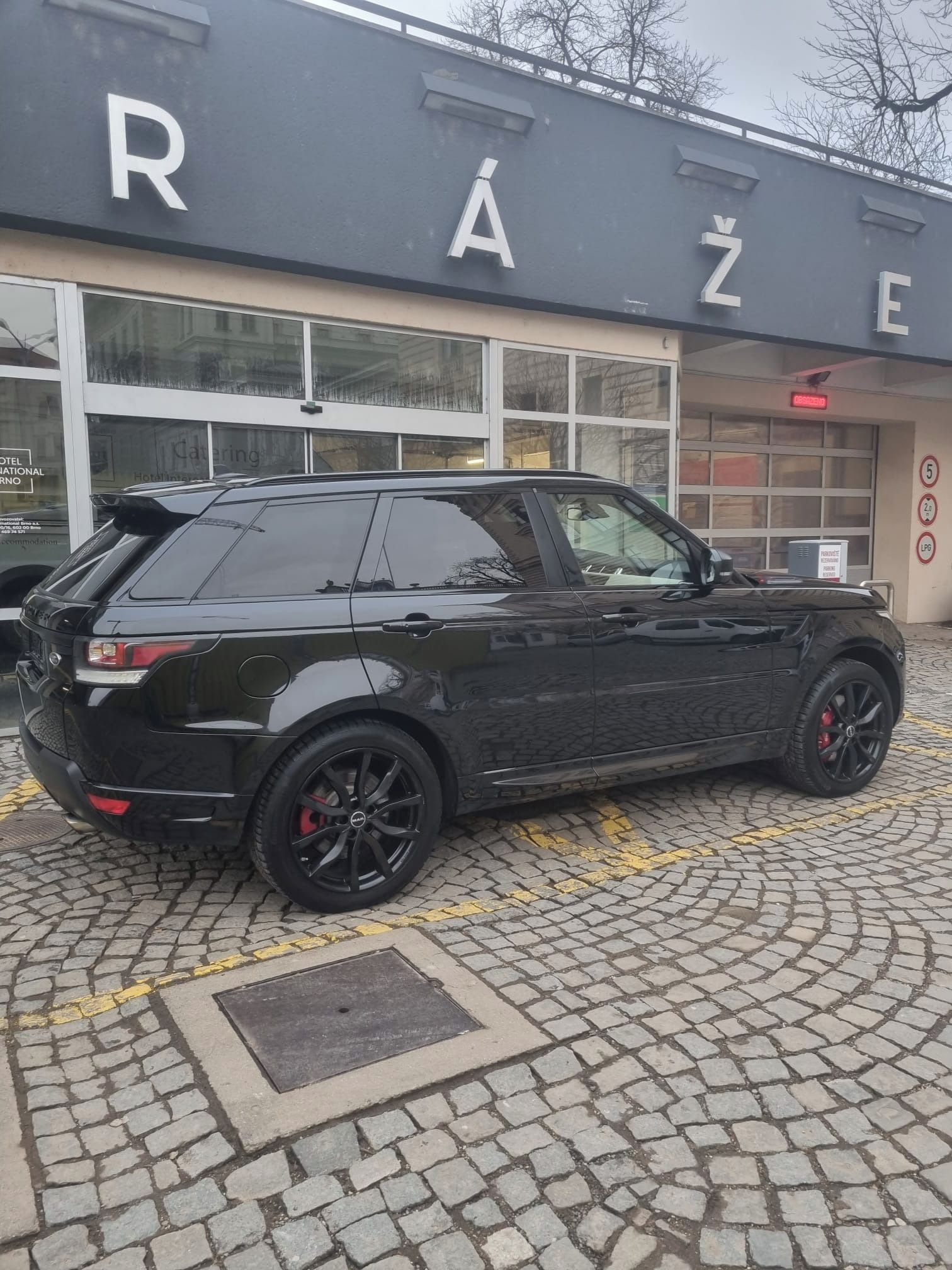 Land Rover Range Rover Sport, V8 5.0 S/C Autobiography - fotka 5