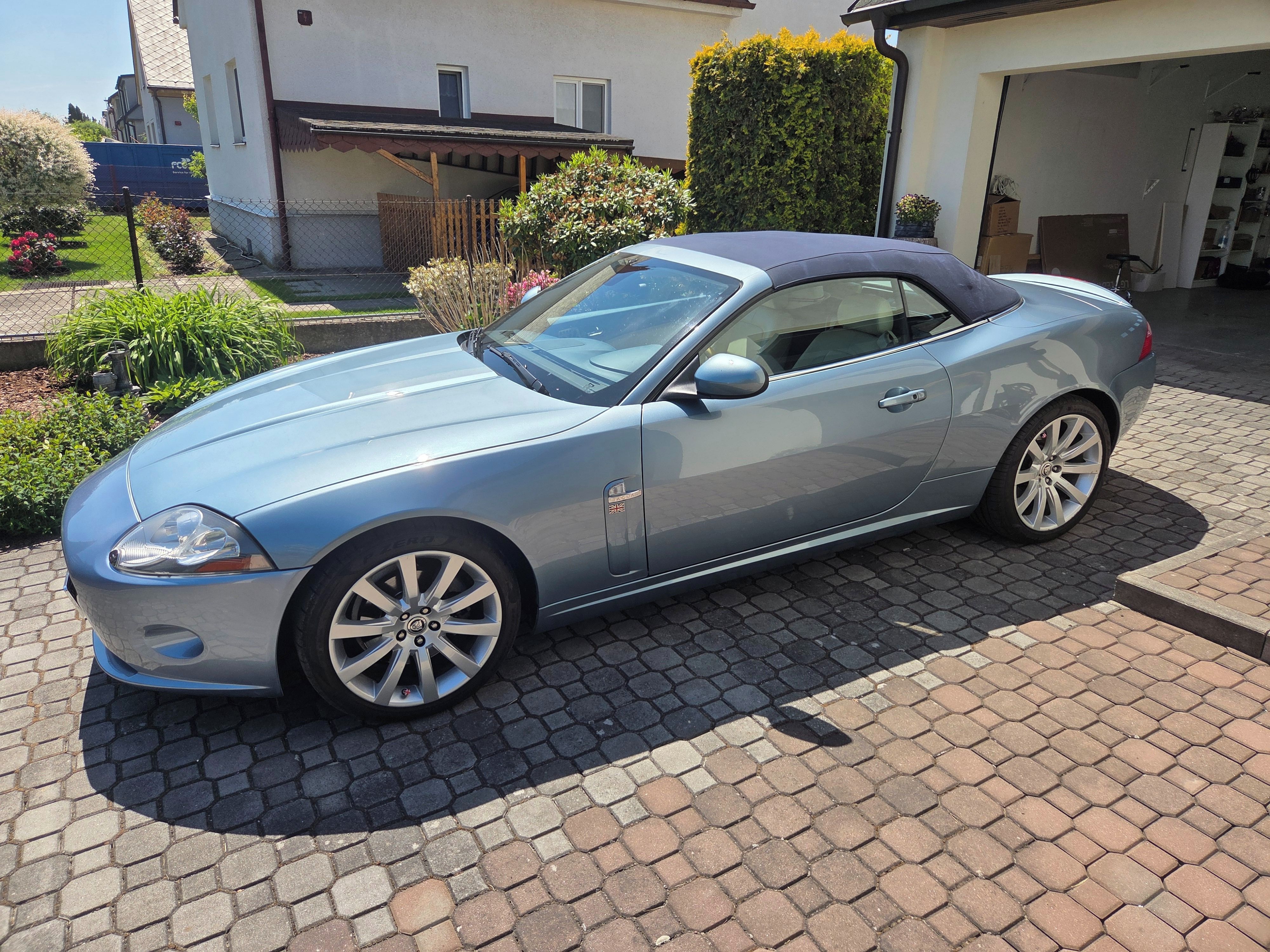 Jaguar XK8, convertible - fotka 2
