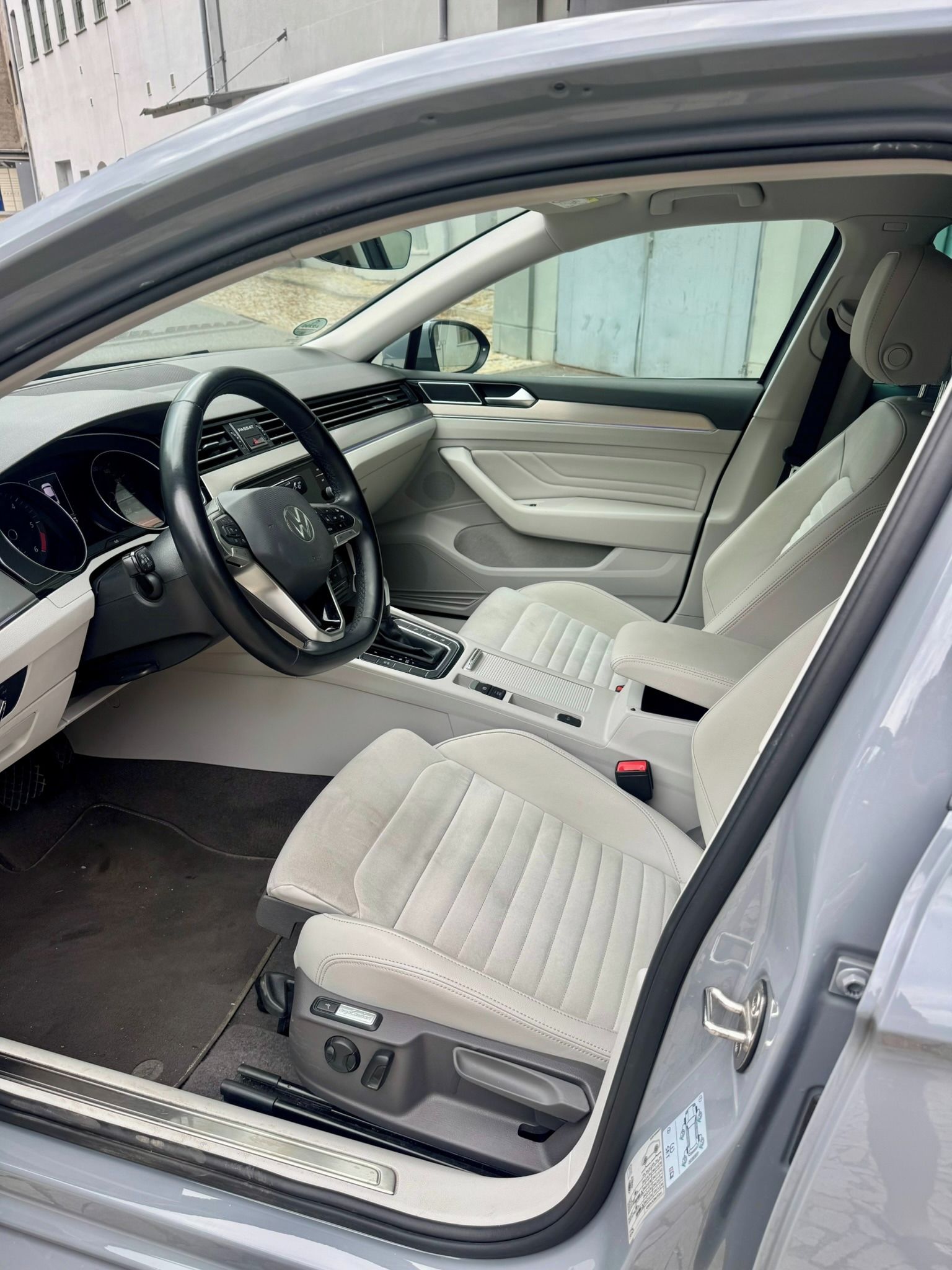 Volkswagen Passat, 2.0 TDI DSG Highline - fotka 5