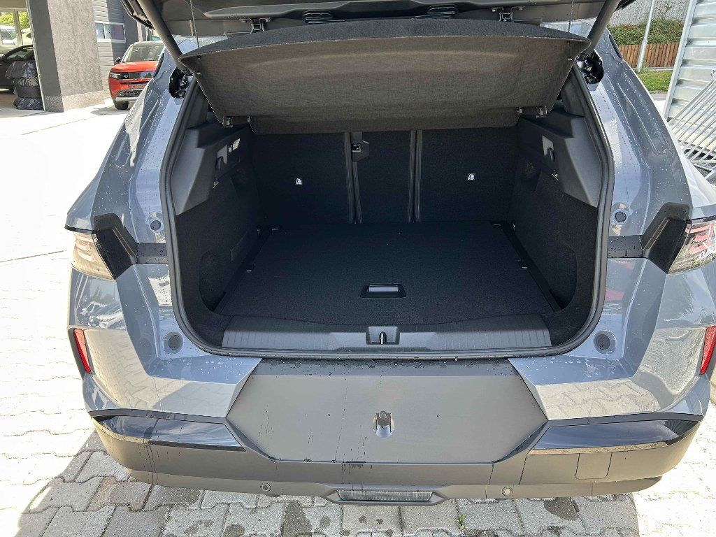 Opel Grandland, Ultimate 1,2 Turbo 107kW AT6 - fotka 6