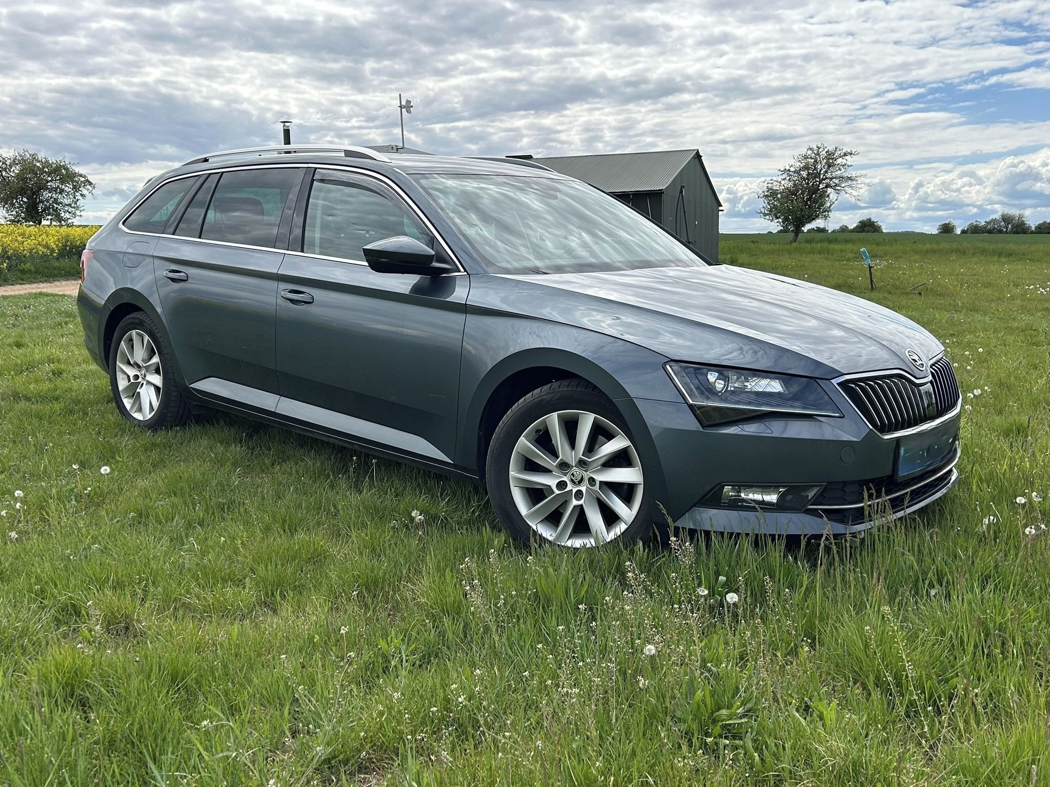 Škoda Superb, 2.0 TDI - Servisováno - fotka 3