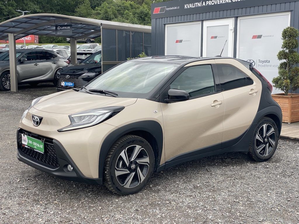 Toyota Aygo, 1.0i, ČR, Style Tech, automat - fotka 4