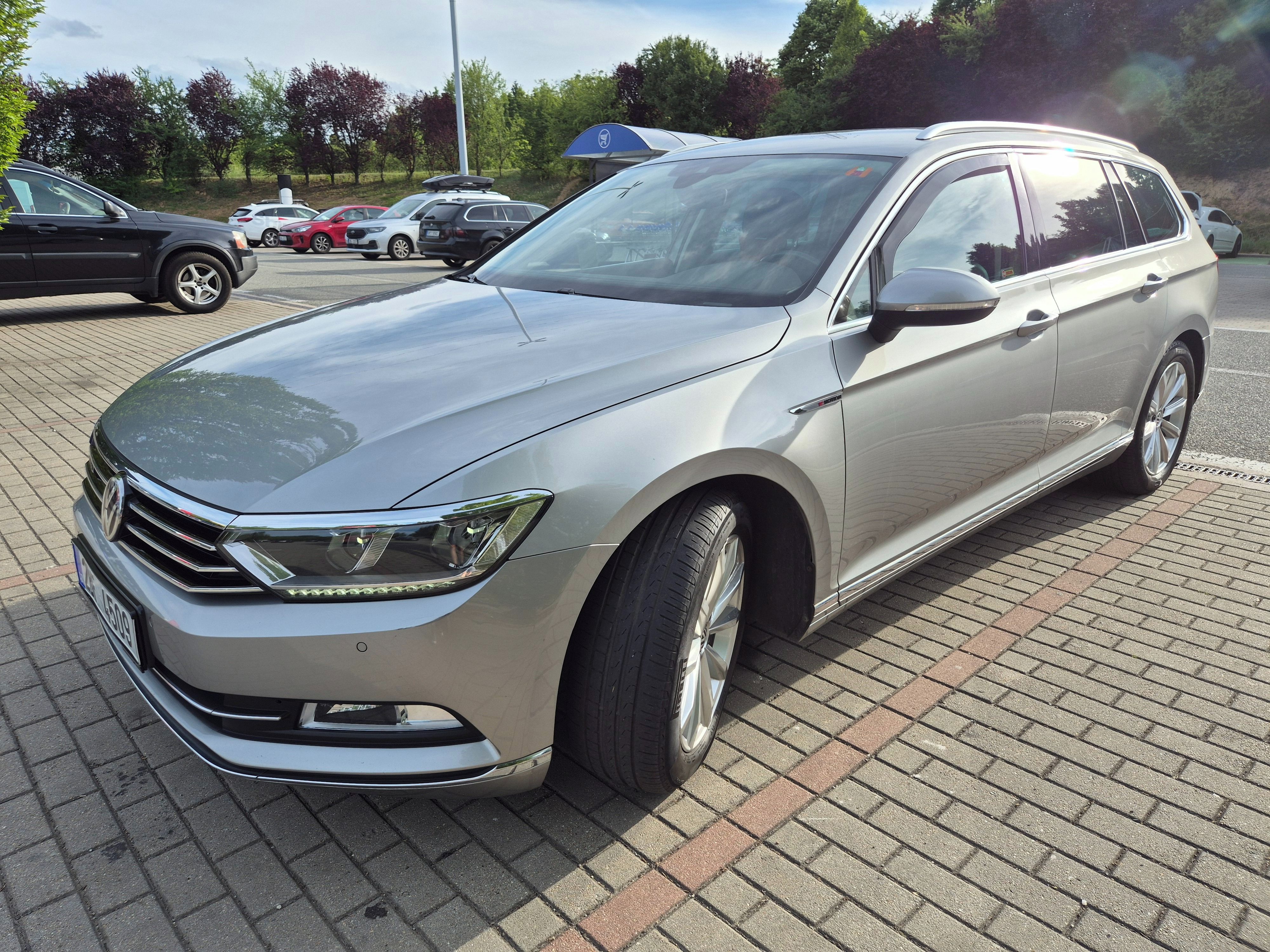 Volkswagen Passat, 2.0 TDI 110kW 4Motion Highline - fotka 3