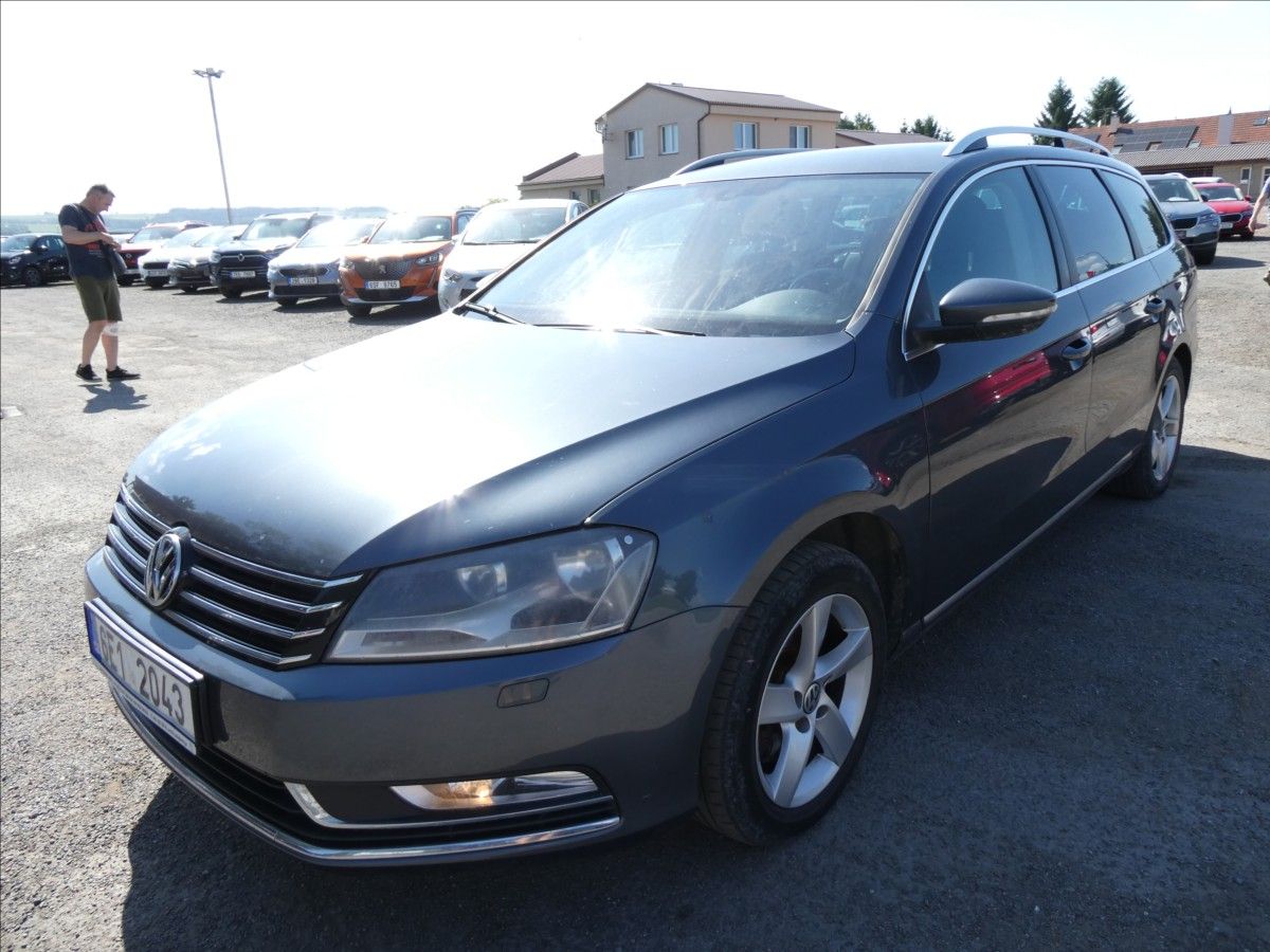 Volkswagen Passat, 2,0 TDi 103kW 4MOTION,serviska - fotka 3