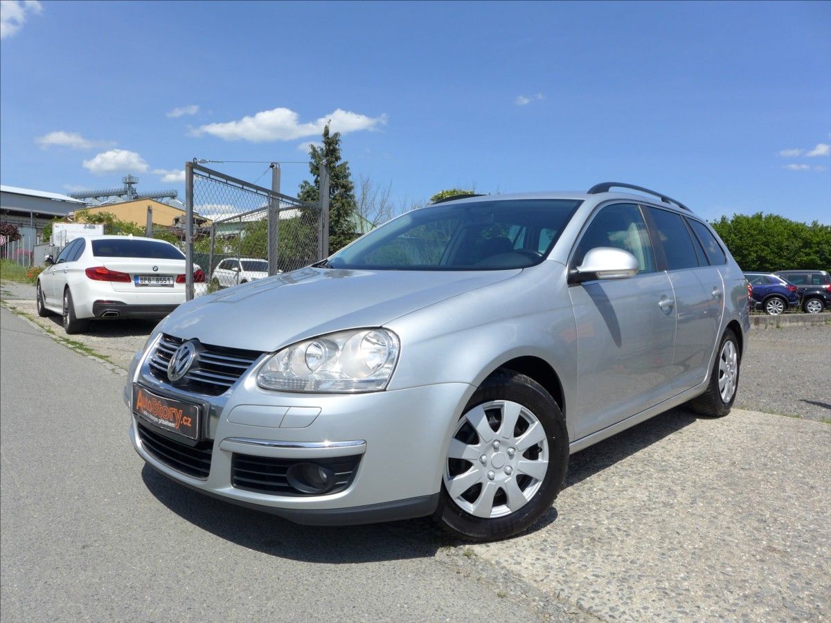 Volkswagen Golf, 1,6 i  DIGI AC, VÝHŘEV, 1.MAJ