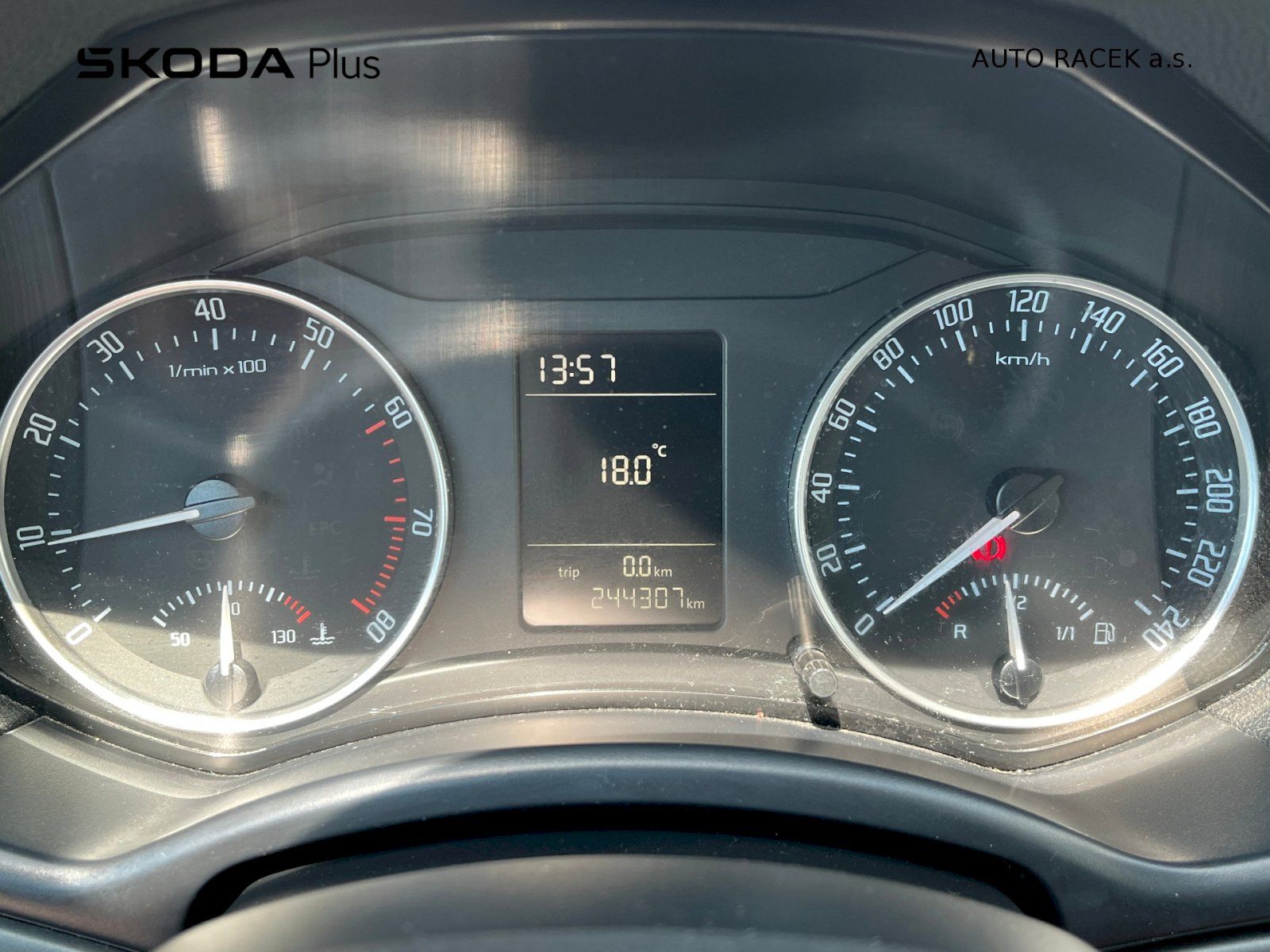 Škoda Octavia, 1.6 MPI Tour Trumf Combi - fotka 5