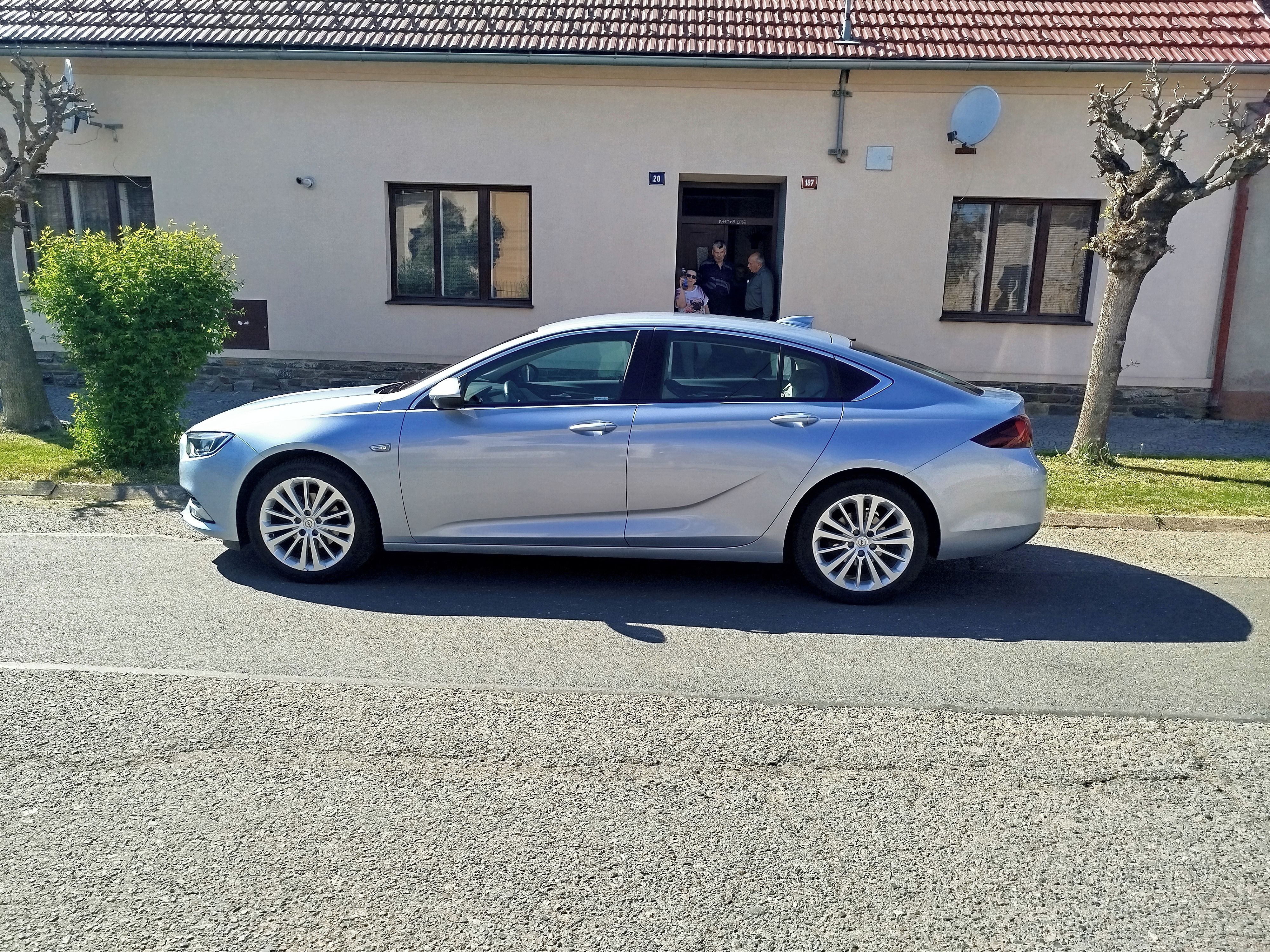 Opel Insignia - fotka 4