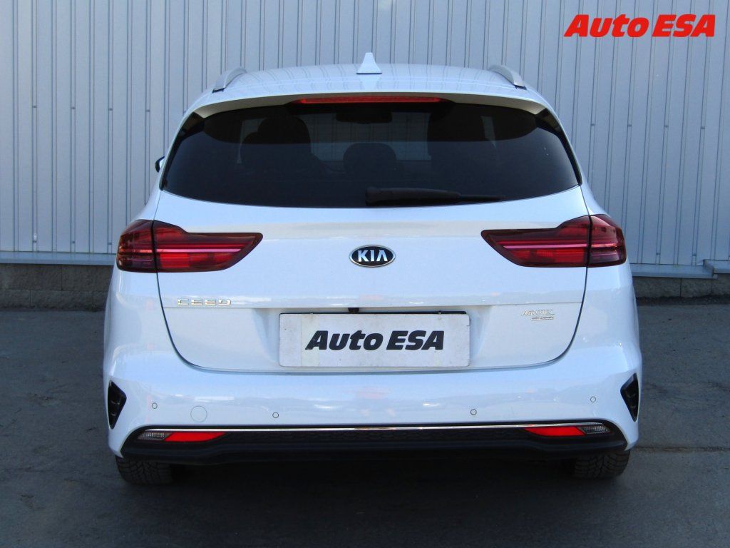 Kia Cee´d, 1.6 CRDI,1.maj,ČR - fotka 5
