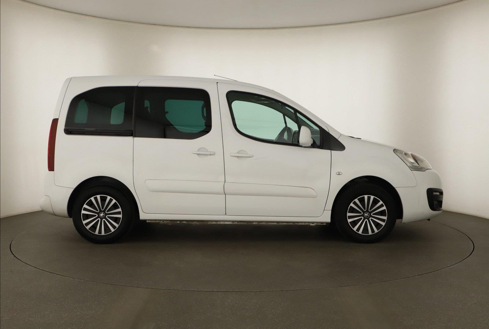 Peugeot Partner, 1.6 BlueHDi, 5Míst, Klima, ČR - fotka 6