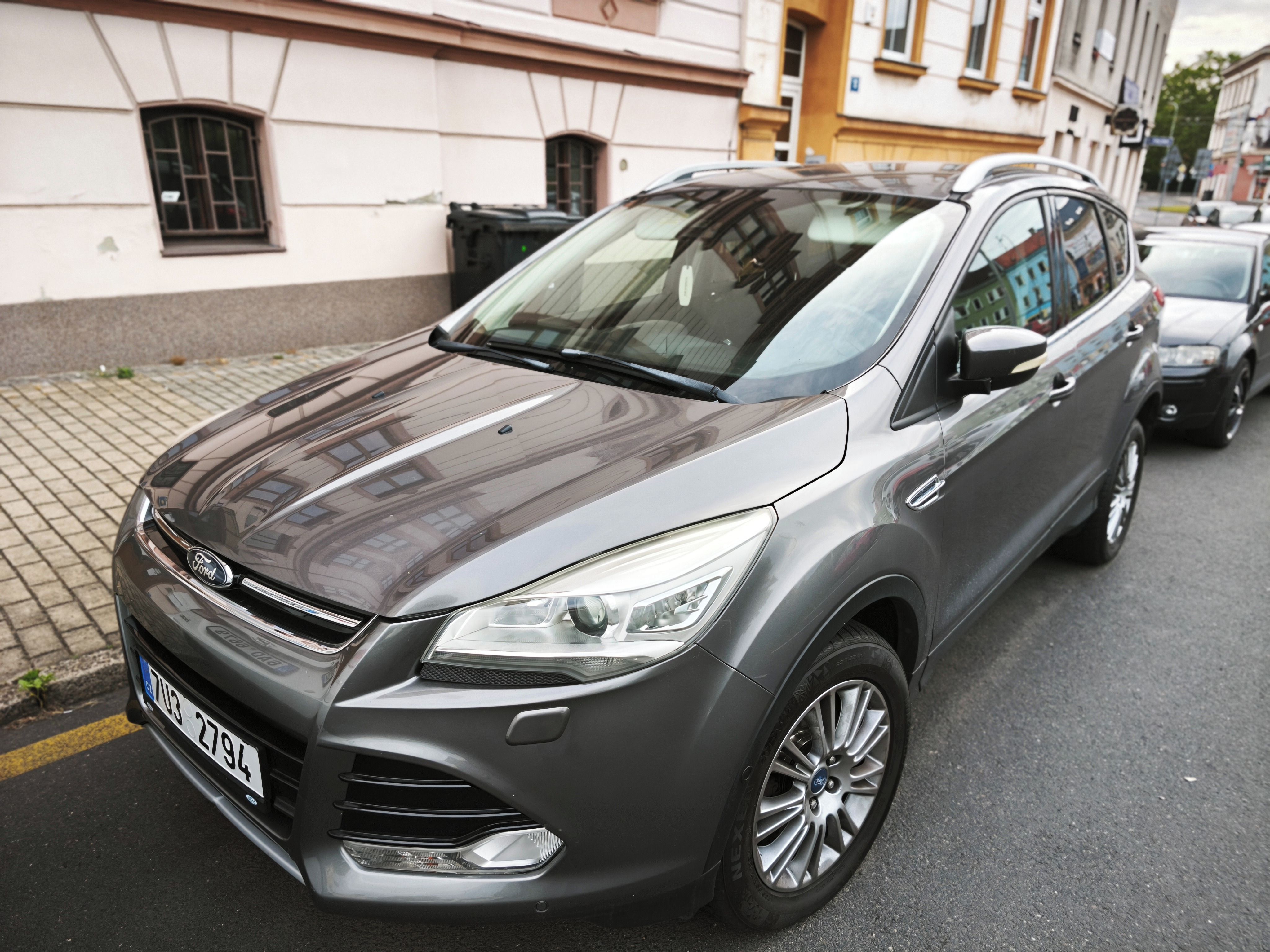Ford Kuga, Titanium