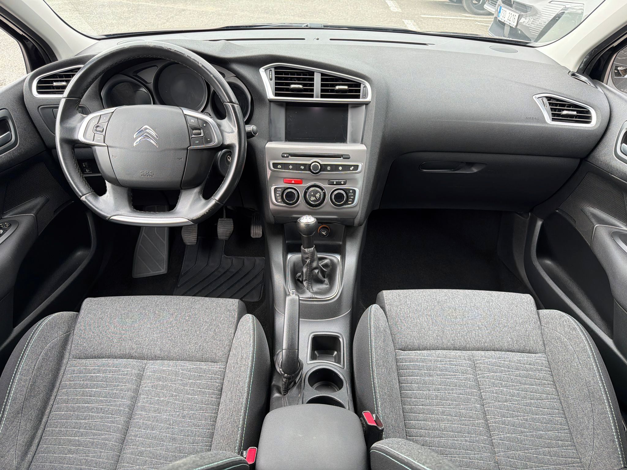 Citroën C4, 1.2 110k SERVIS ZÁRUKA NAVI - fotka 3