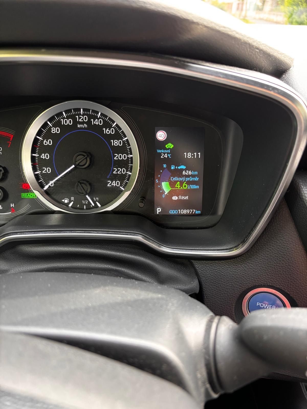 Toyota Corolla, 1.8 Hybrit - fotka 5