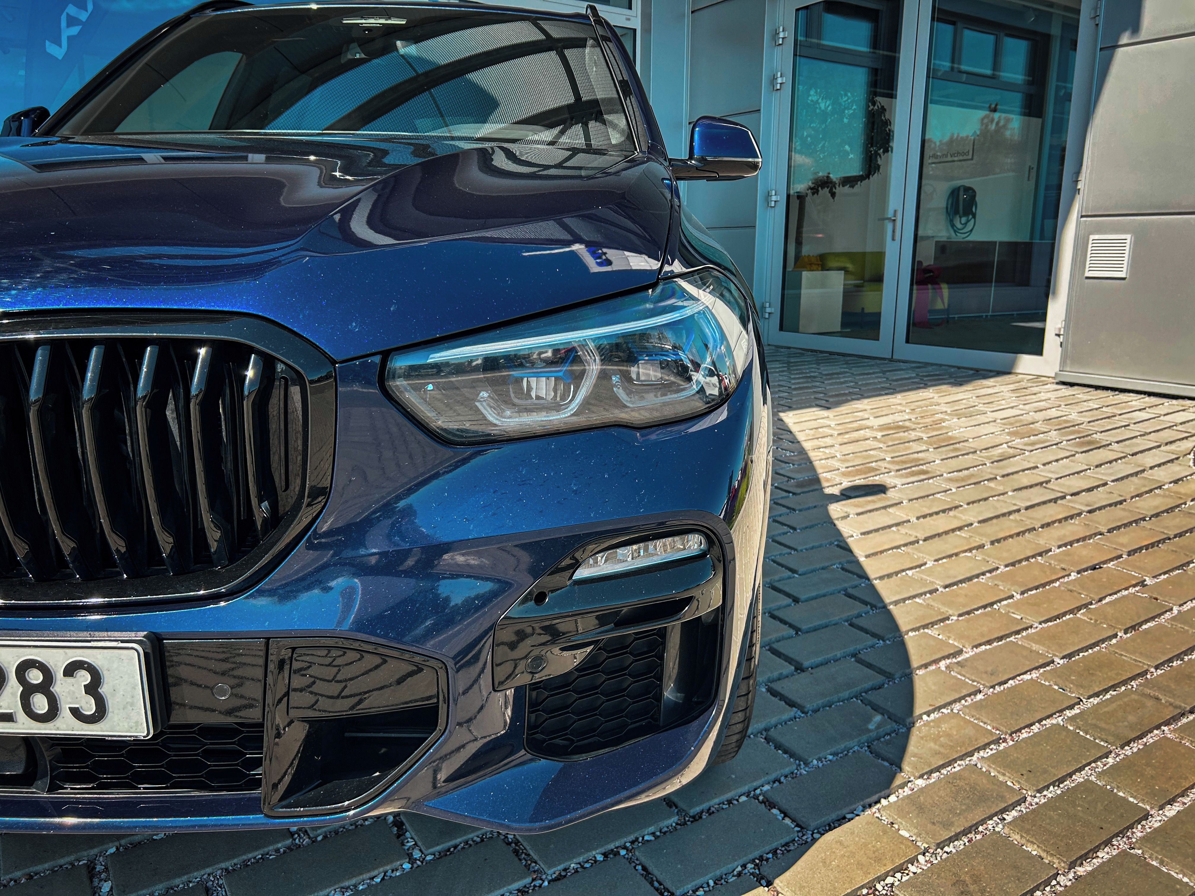 BMW X5, M50i xDrive INDIVIDUAL + LASER - fotka 3