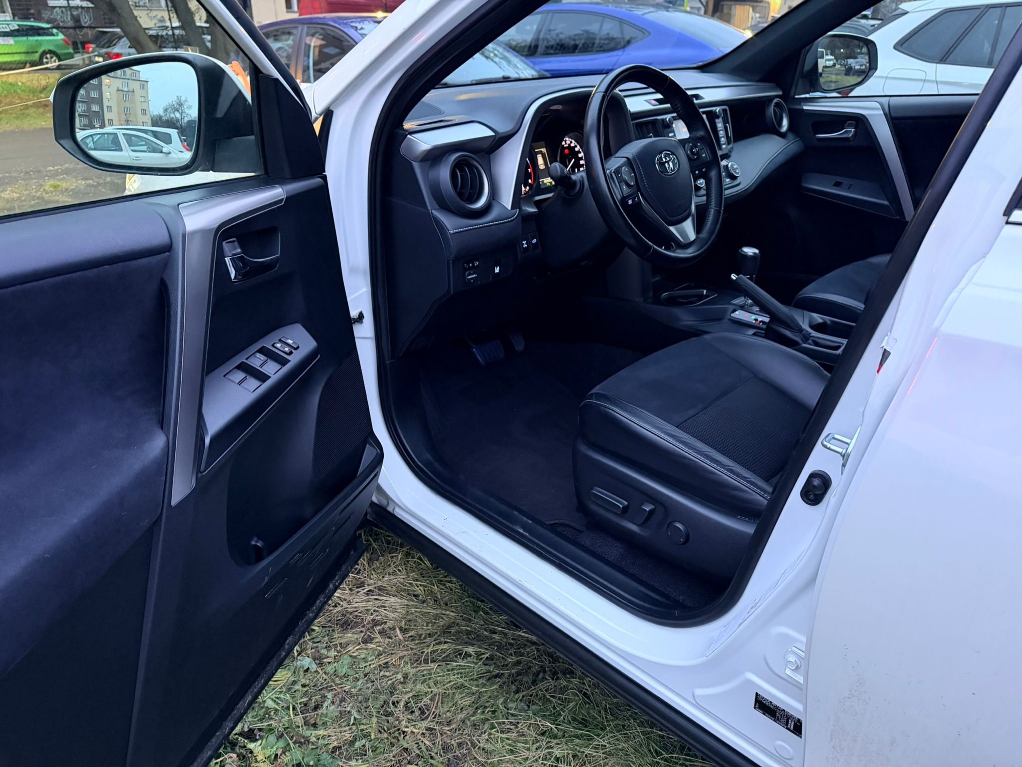 Toyota Rav4 - fotka 5