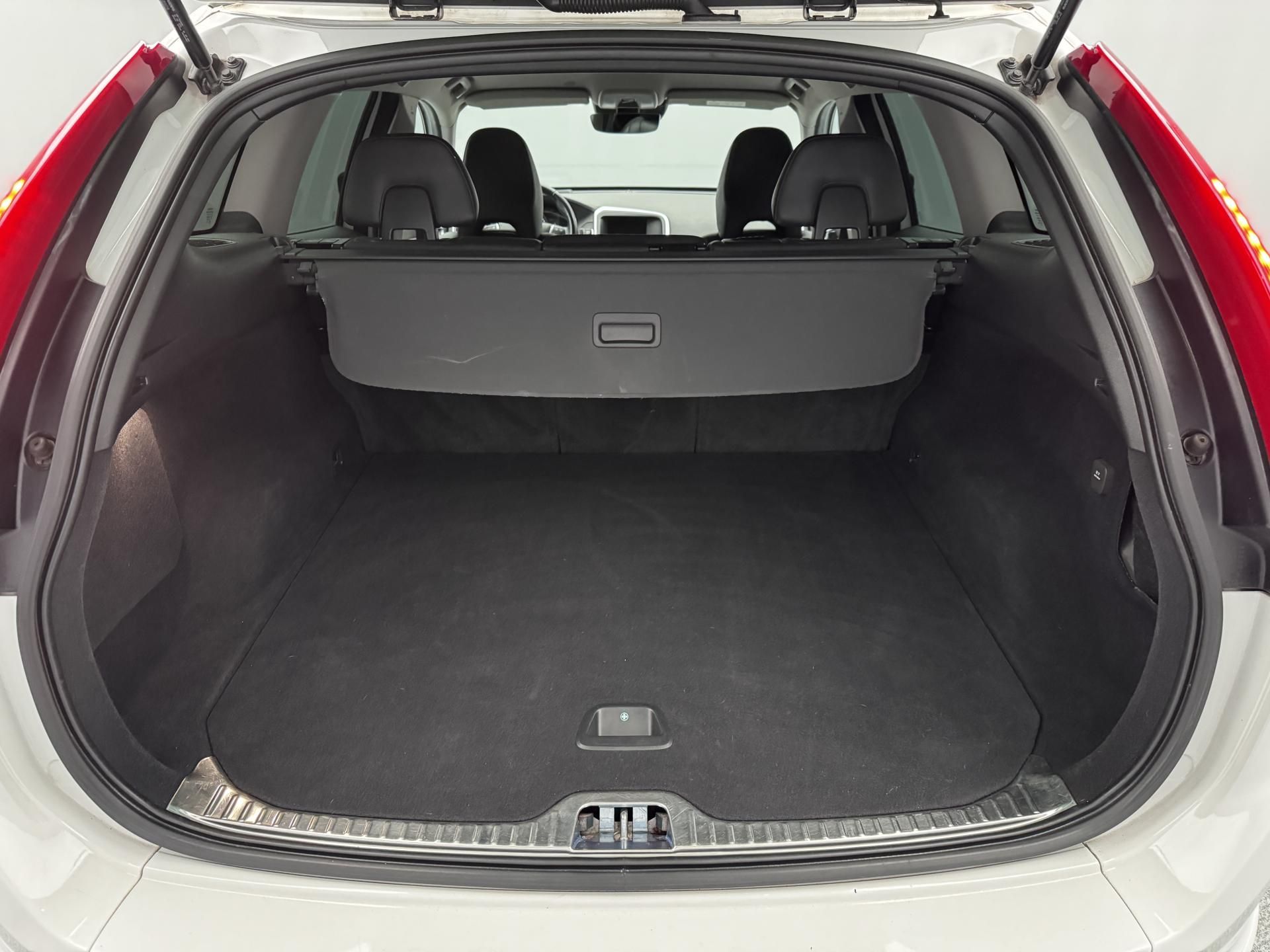 Volvo XC60, D4 AWD SUMMUM AUT - fotka 5