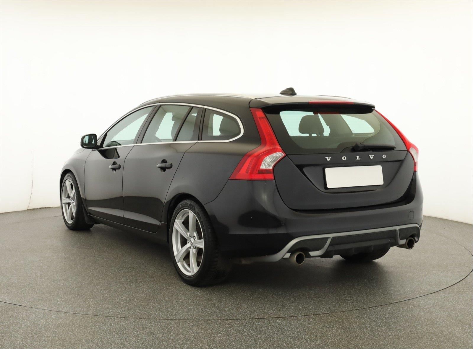 Volvo V60, D2, Serv.kniha, Kožené sedačky - fotka 4