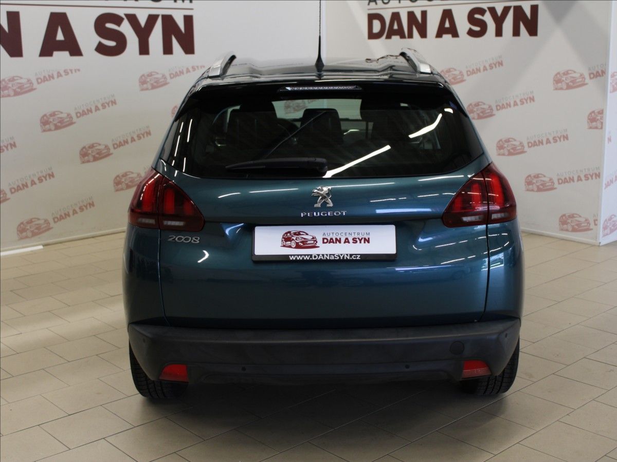Peugeot 2008, 1,2 i ALLURE 1.MAJ. CZ 76 200k - fotka 5