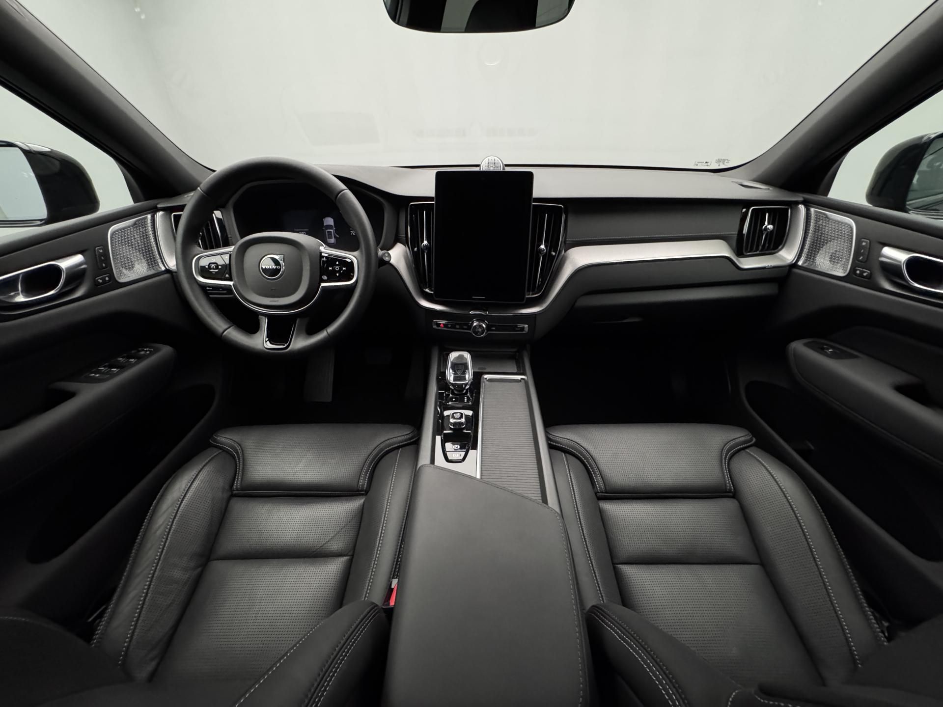 Volvo XC60, T6 AWD RECHARGE ULTRA CZ 1.maj - fotka 2