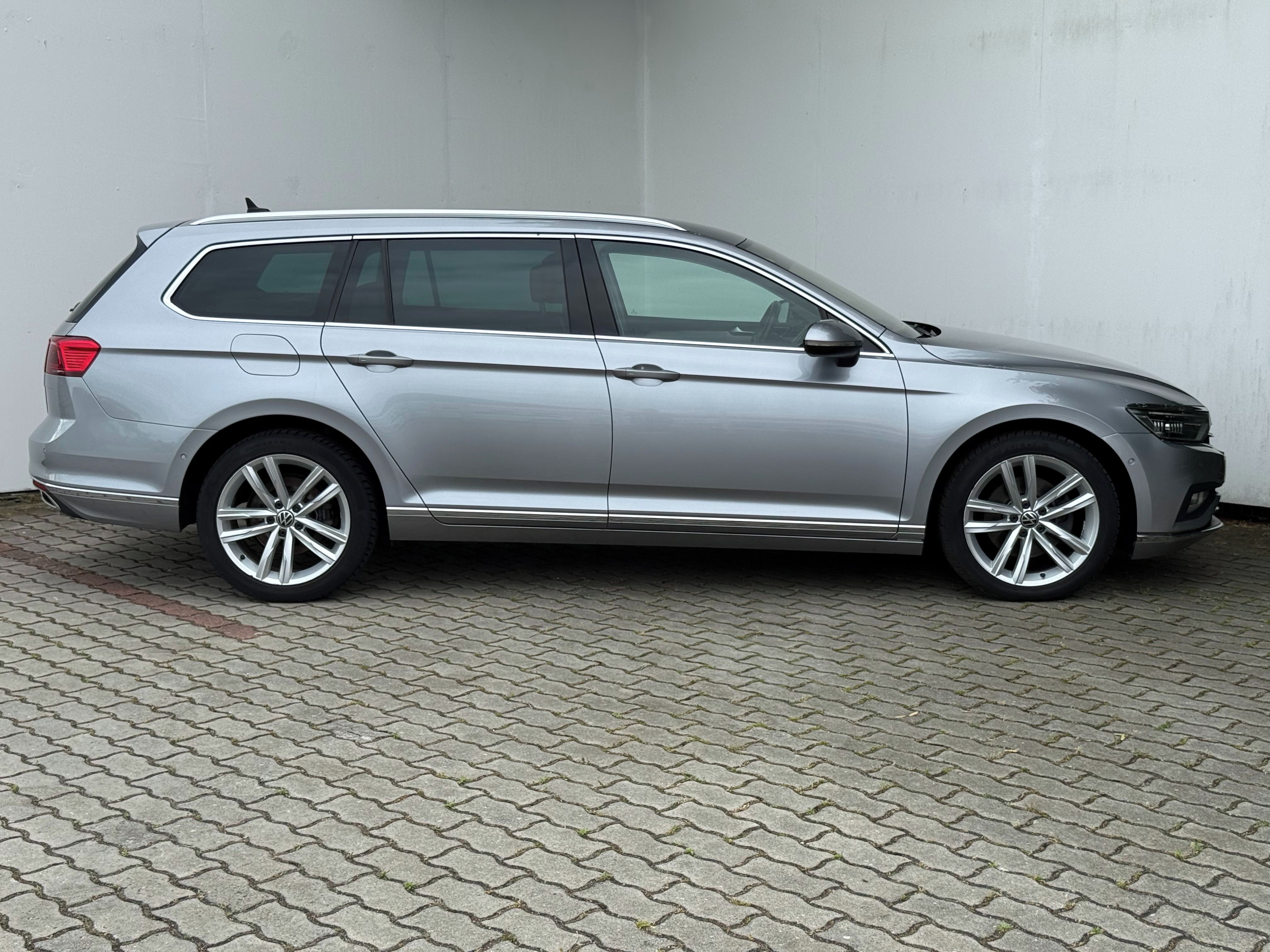 Volkswagen Passat Variant, 2,0 TDI 147 kW 4x4 Elegance - fotka 4