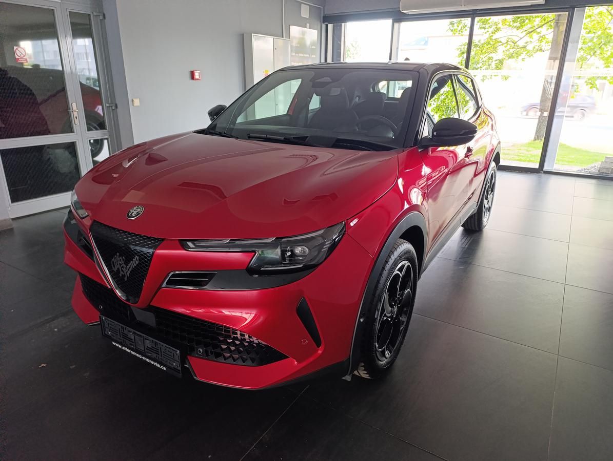 Alfa Romeo Junior, Ibrida 1.2 Turbo Hybrid 145k