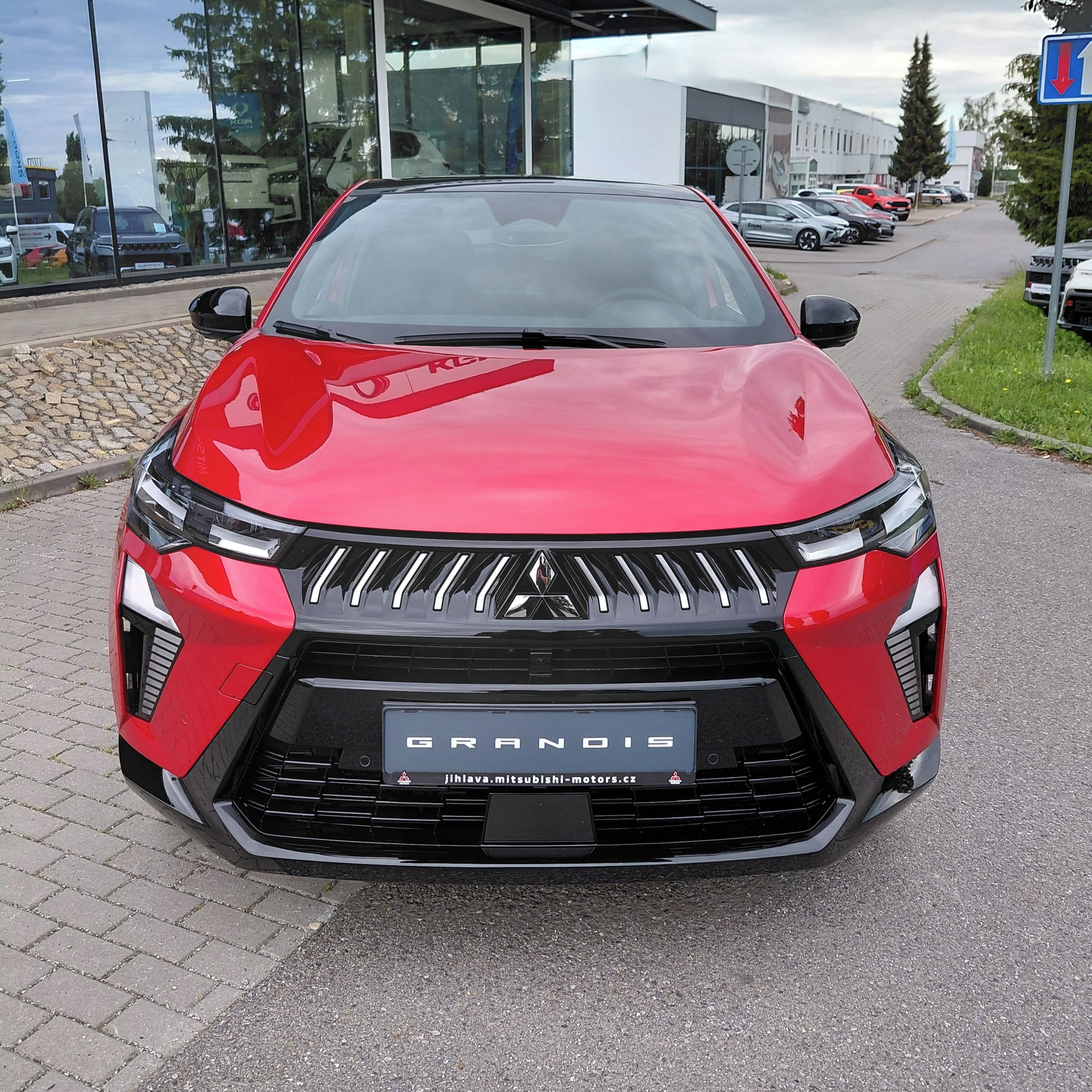 Mitsubishi Grandis, GRANDIS 1,8 HYBRID INSTYLE+ AT - fotka 2