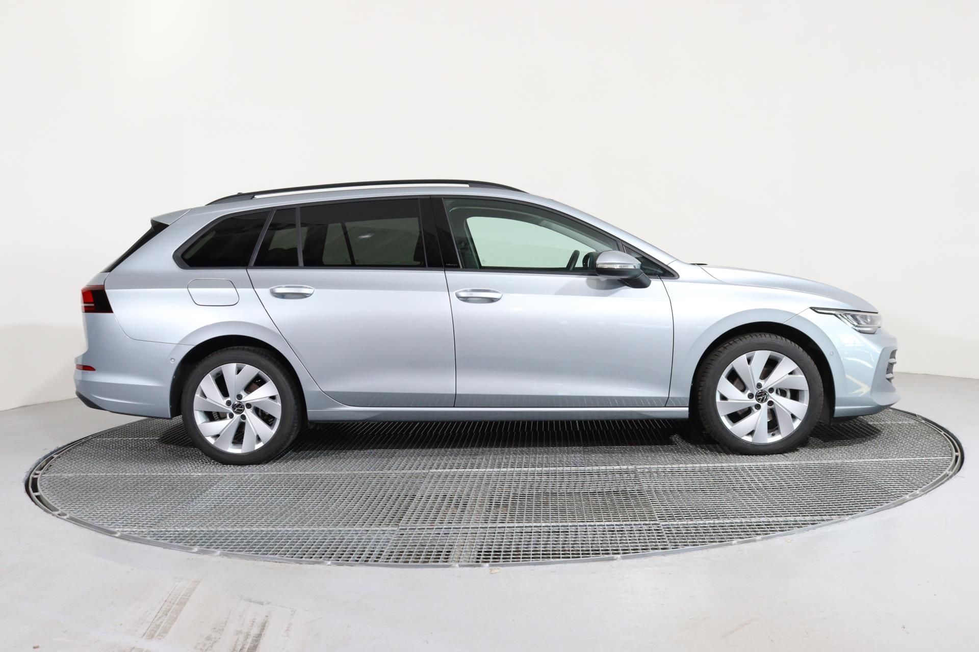Volkswagen Golf Variant, People 1,5 eTSI 110kw DSG /LED - fotka 3