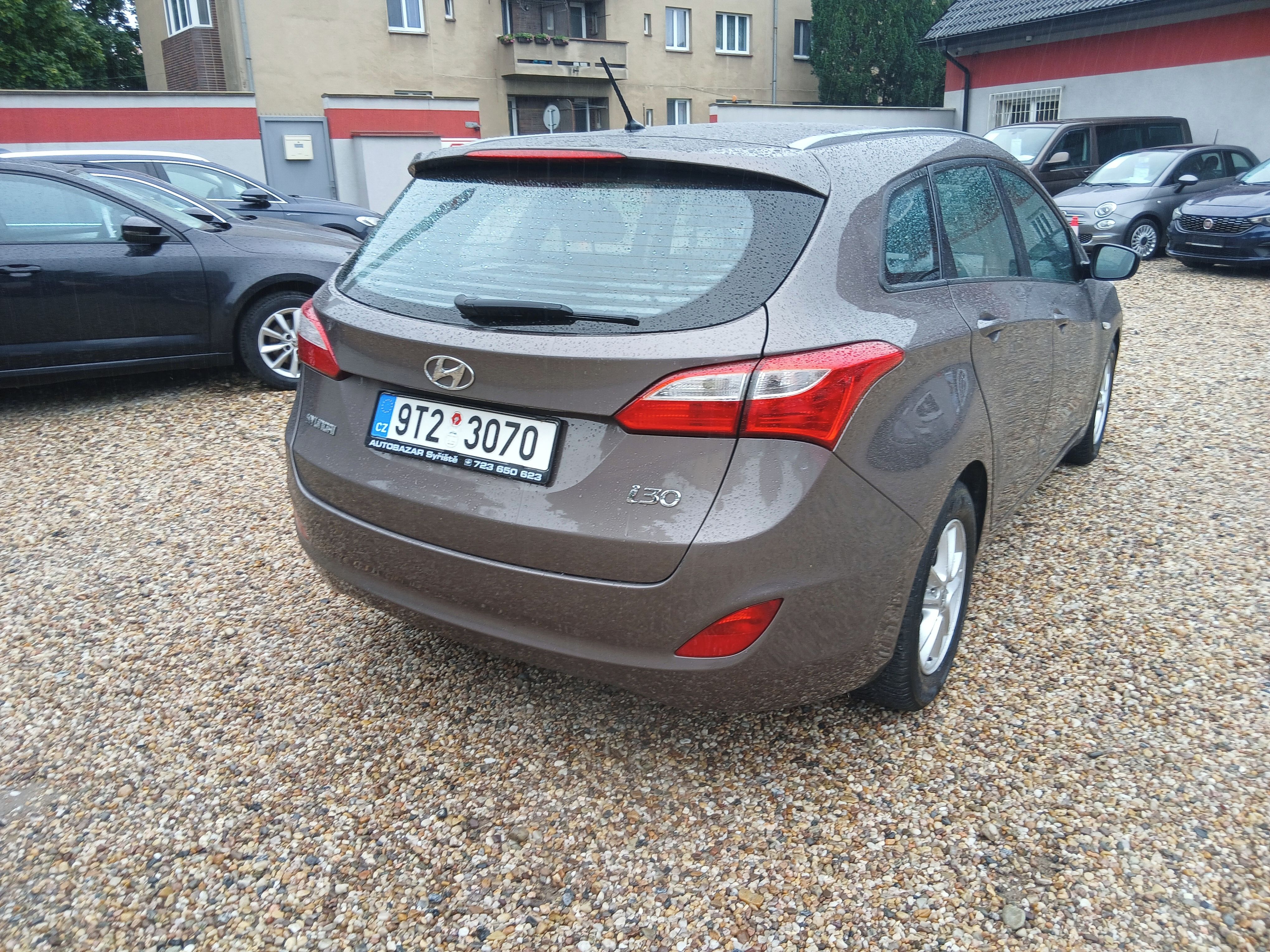 Hyundai i30, 1.6MPi 88KW Kombi, Nové v ČR - fotka 6