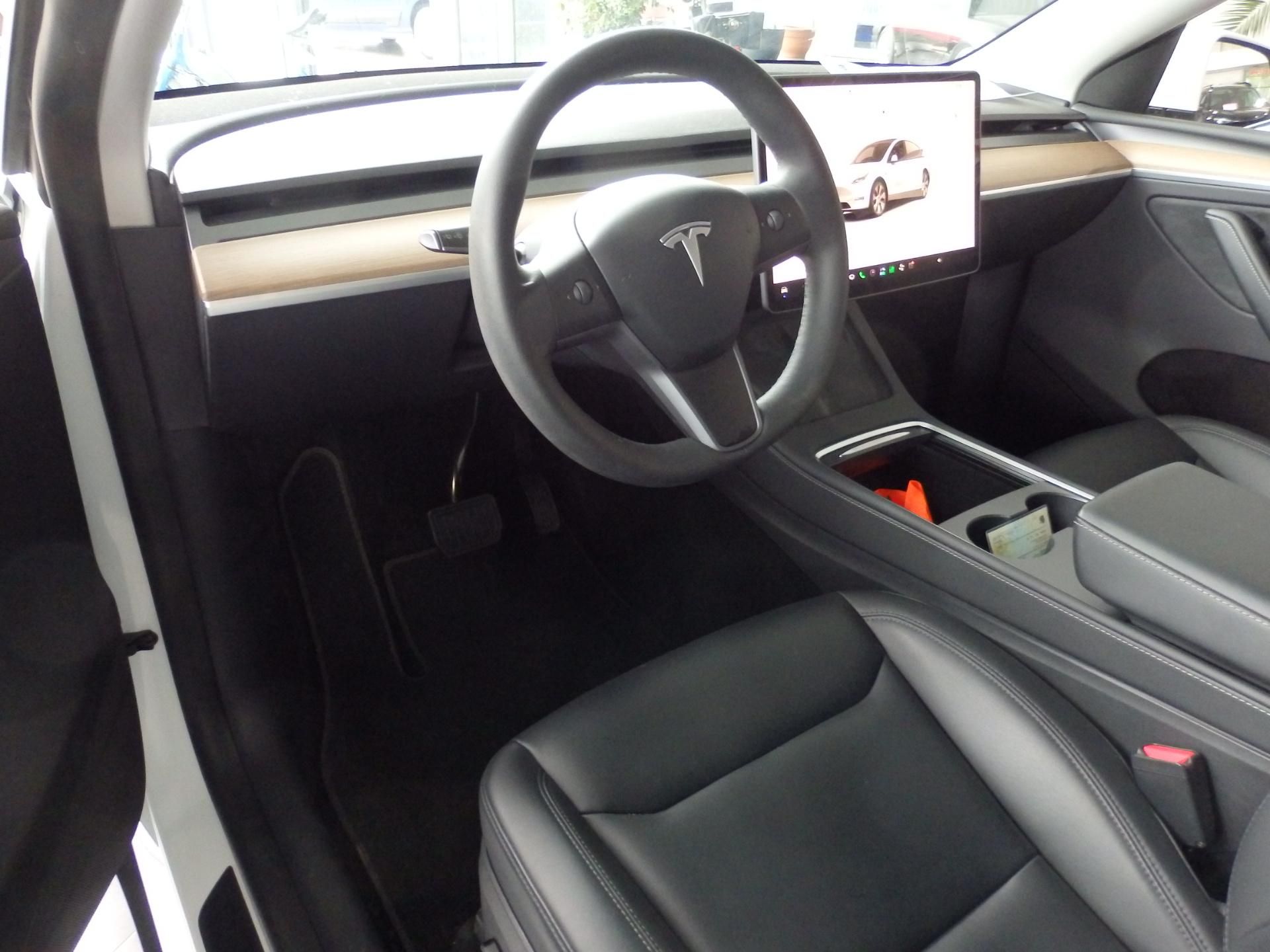 Tesla Model Y, Long Range AWD AT DualMotor - fotka 5