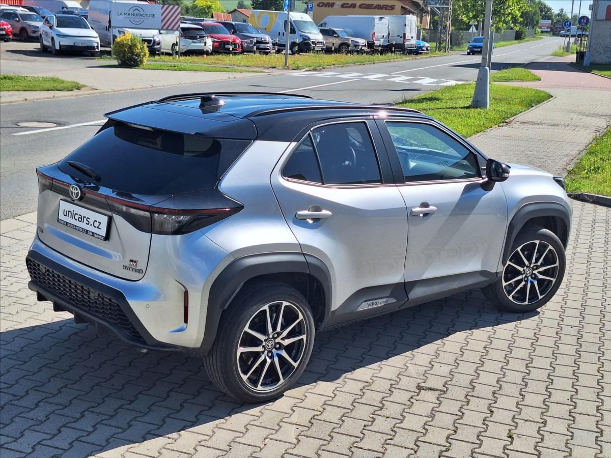 Toyota Yaris Cross, 1,5 HEV FWD  GR sport ČR - fotka 4
