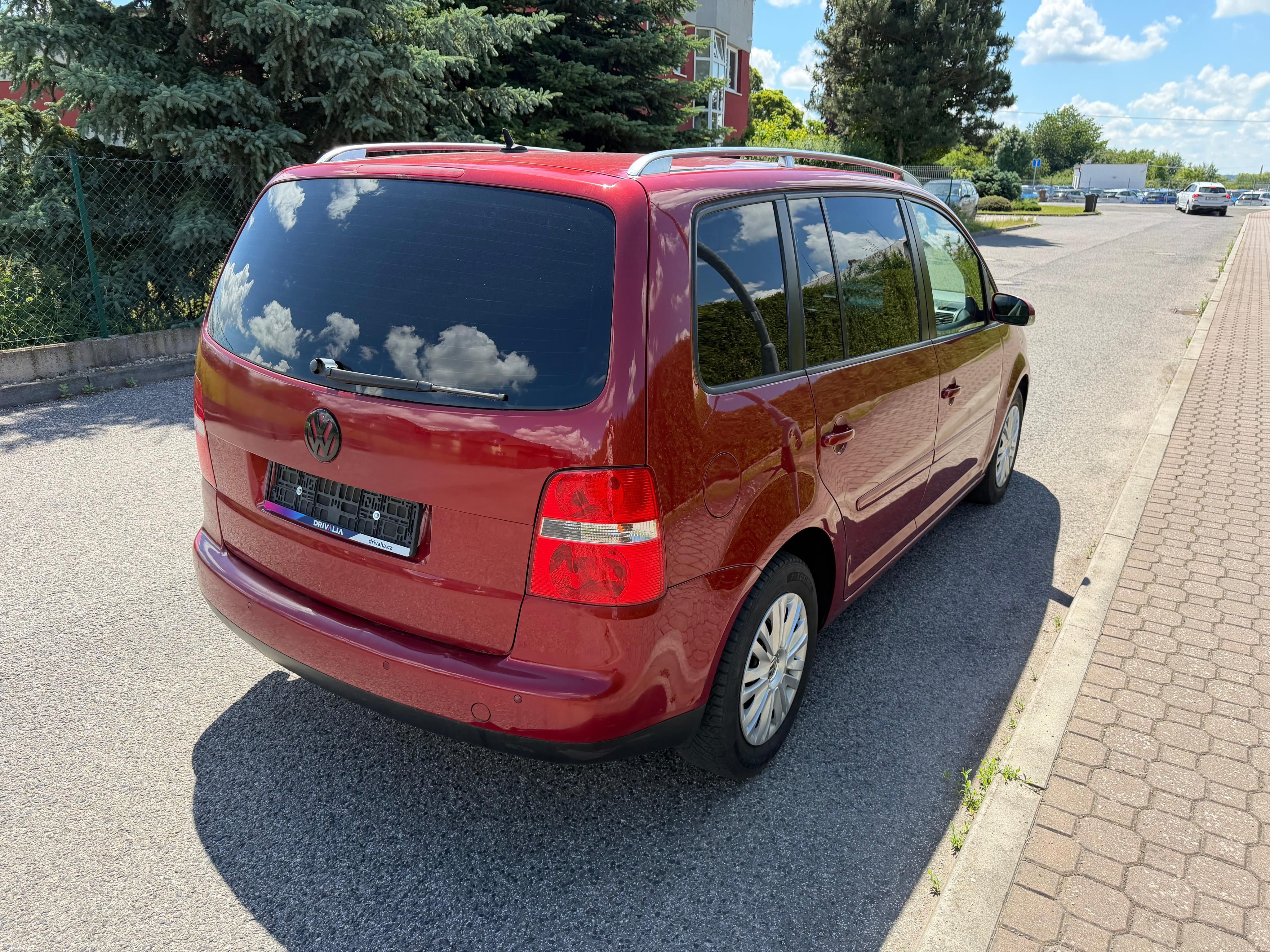 Volkswagen Touran, 1,6 FSi/85k Nová STK ,Automat - fotka 4