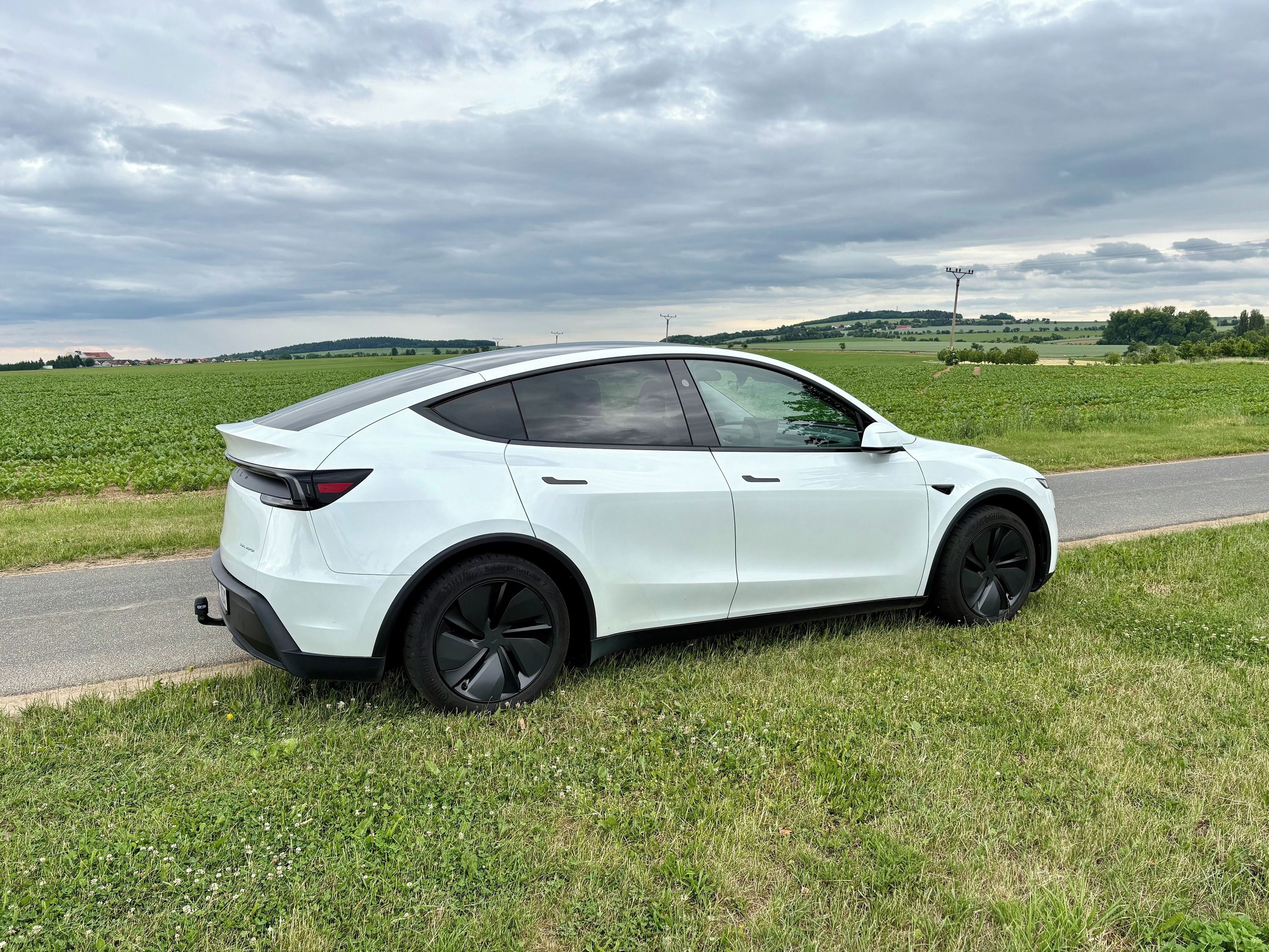 Tesla Model Y, Model Y Long Range Dual Motor - fotka 2