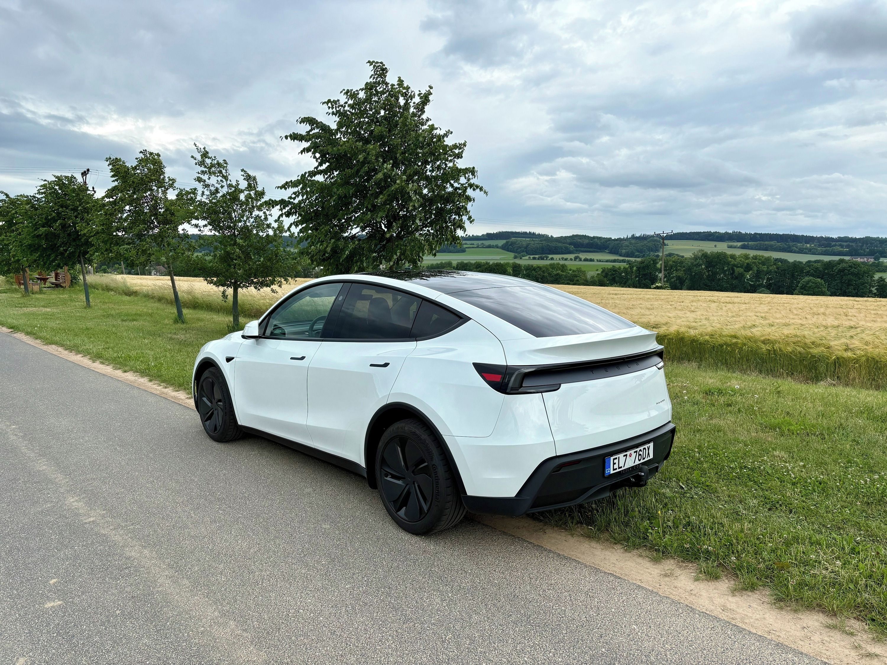 Tesla Model Y, Model Y Long Range Dual Motor - fotka 5