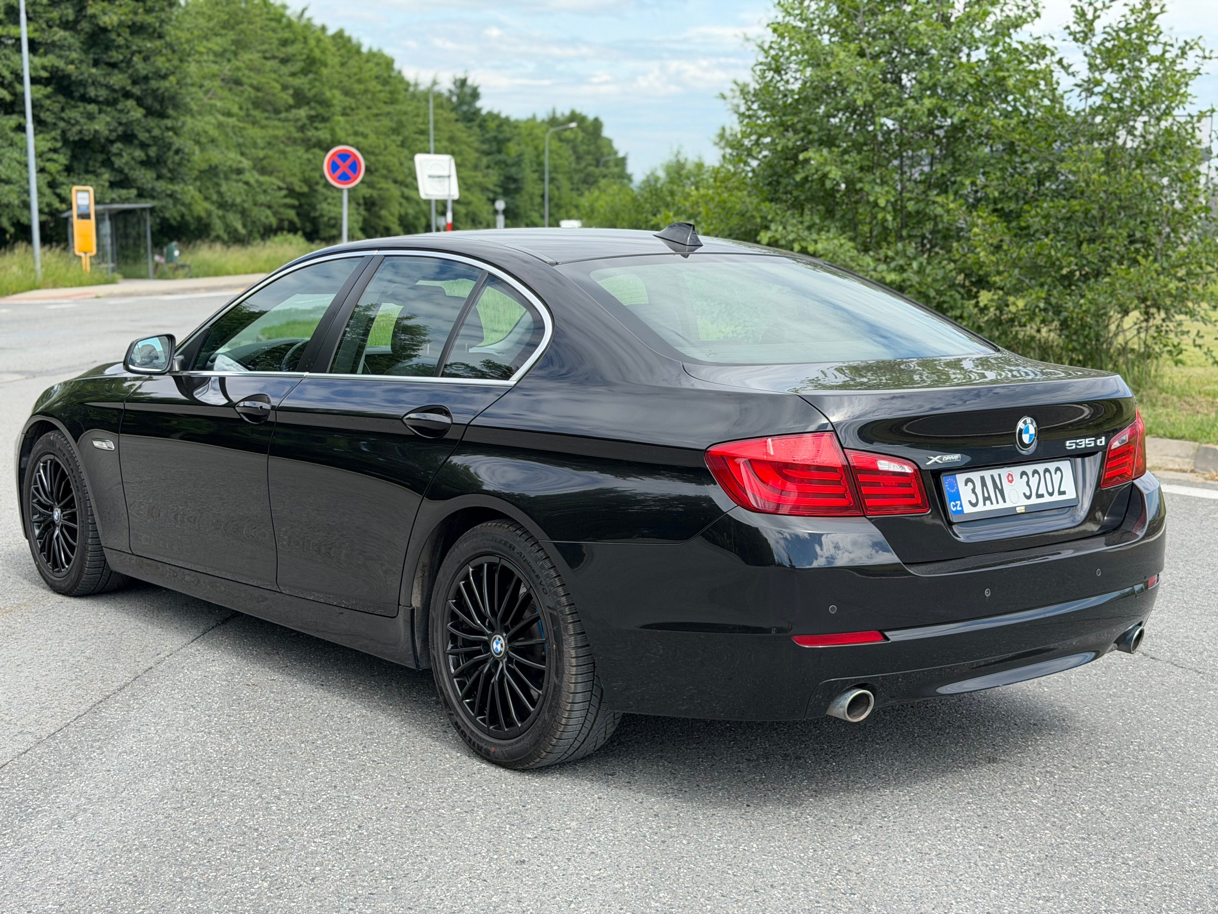 BMW Řada 5, 535D Xdrive 230kW - fotka 6